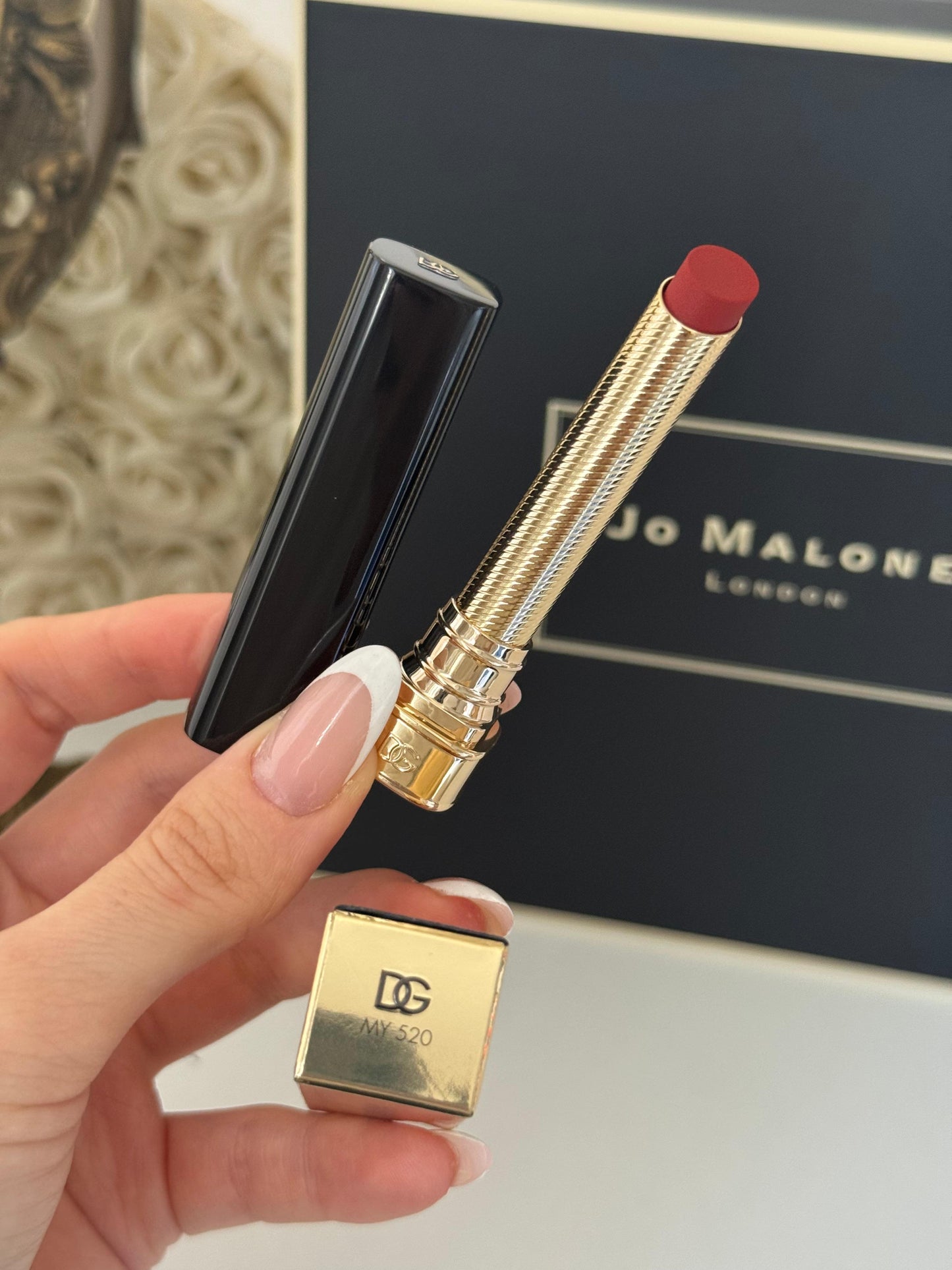 DOLCE&GABBANA My Comfy Matte Lipstick - My 520
Instant Rich Color & Hydration Lip Stylo