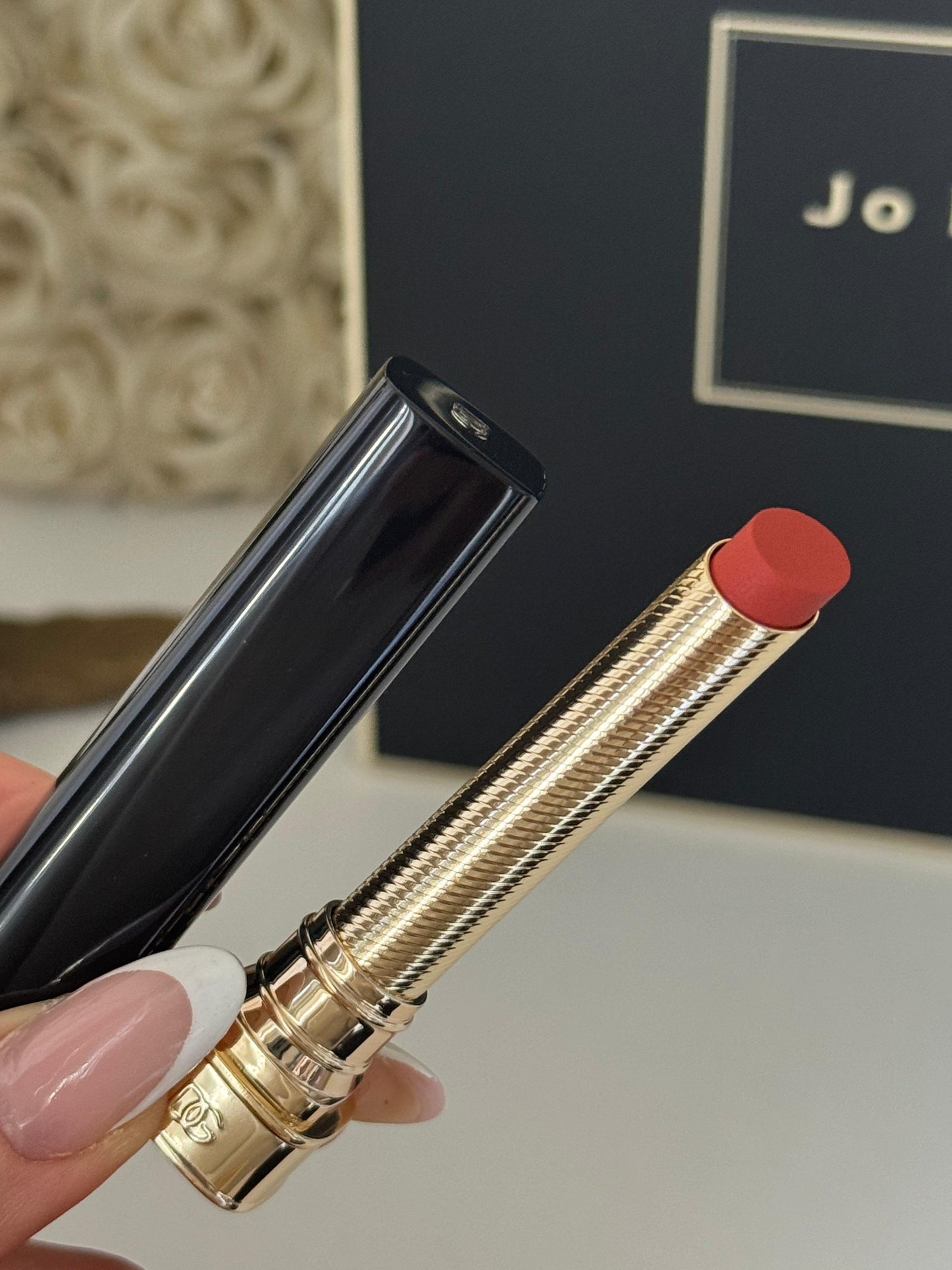 DOLCE&GABBANA My Comfy Matte Lipstick - My 1004
Instant Rich Color & Hydration Lip Stylo