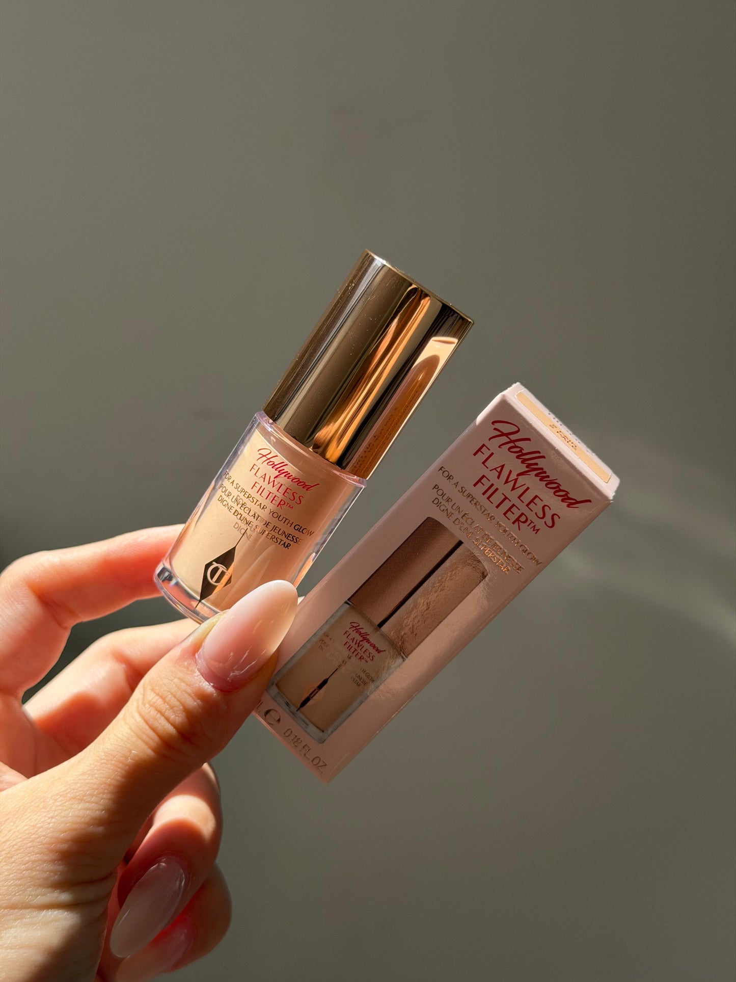 CHARLOTTE TILBURY Hollywood Flawless Filter For A Superstar Youth Glow Foundation Mini Primer