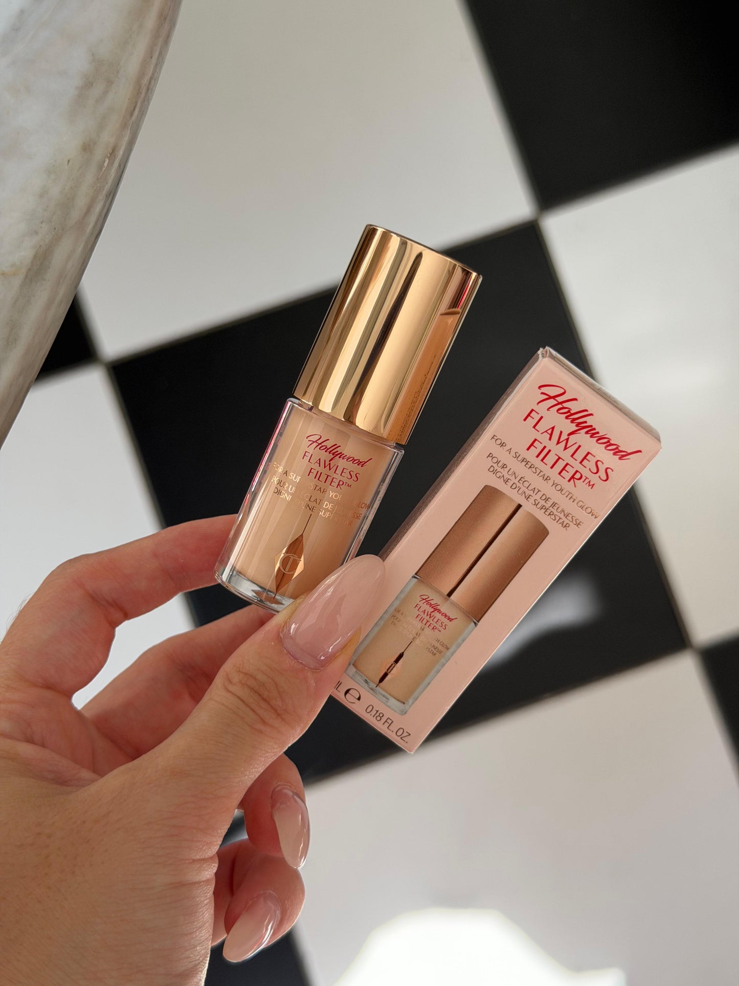 CHARLOTTE TILBURY Hollywood Flawless Filter For A Superstar Youth Glow Foundation Mini Primer