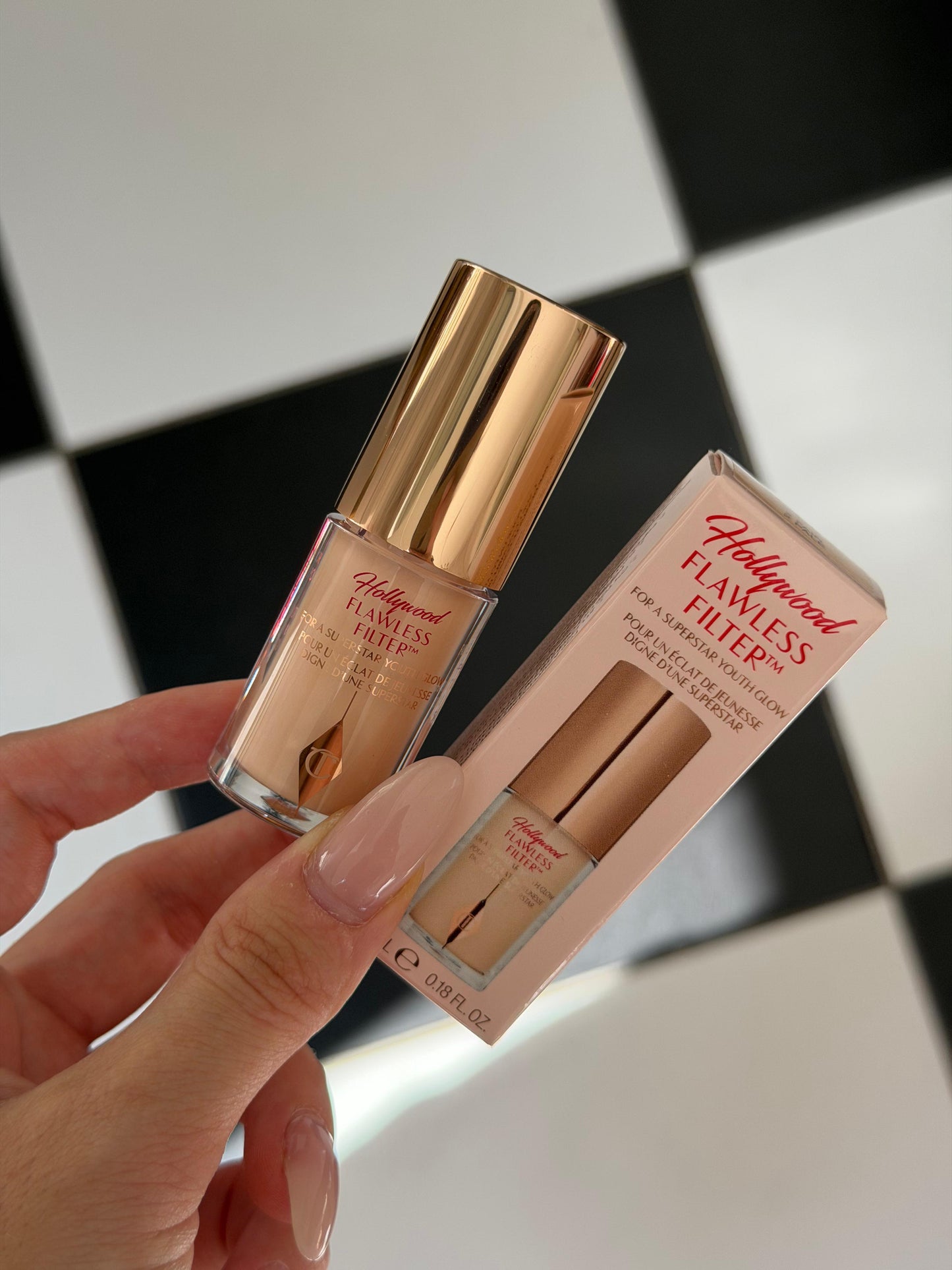 CHARLOTTE TILBURY Hollywood Flawless Filter For A Superstar Youth Glow Foundation Mini Primer