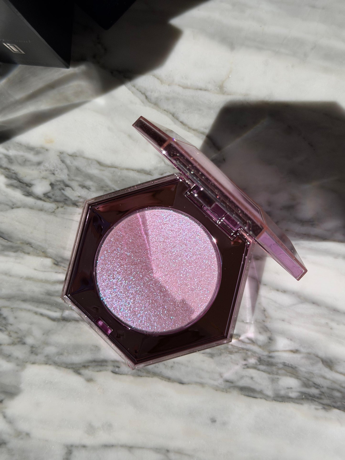 FENTY BEAUTY Diamond Bomb All-Over Diamond Veil Highlighter - Lavender Luv’r