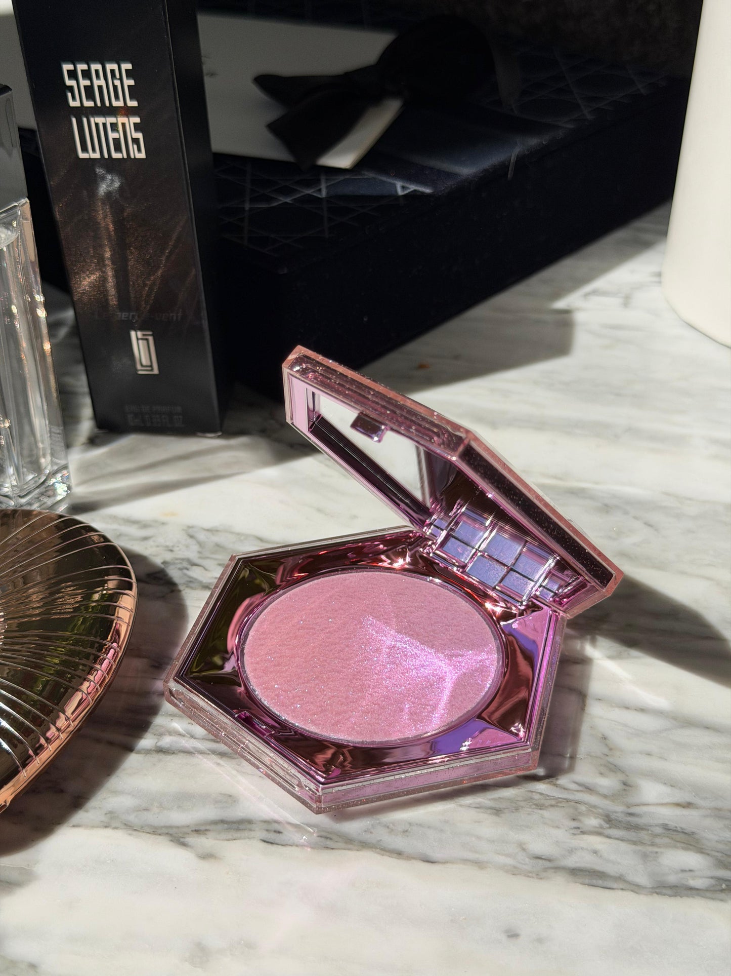 FENTY BEAUTY Diamond Bomb All-Over Diamond Veil Highlighter - Lavender Luv’r