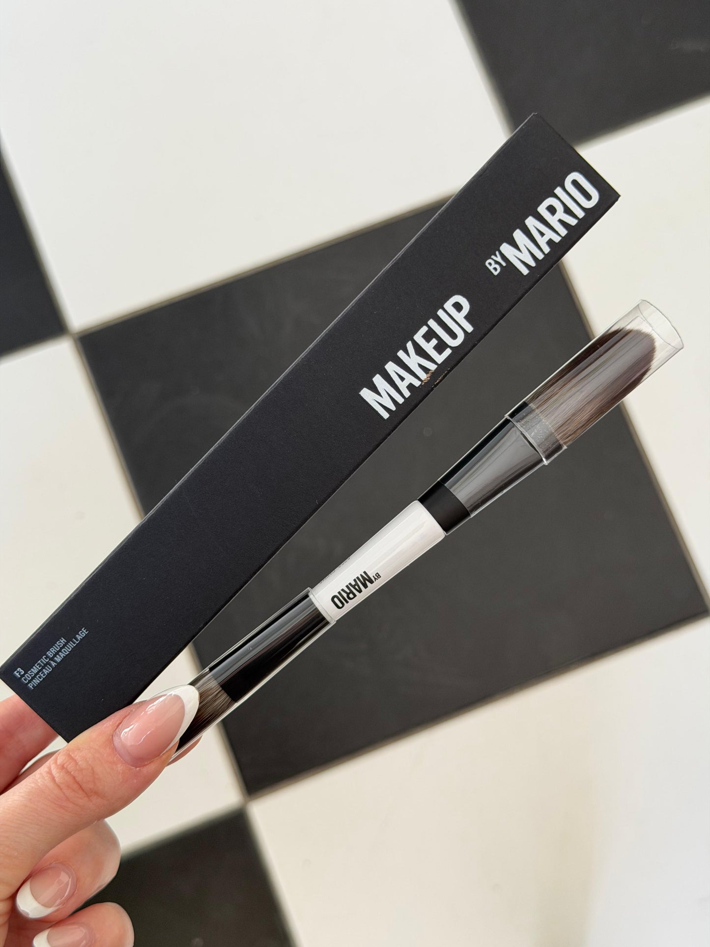 MAKEUP BY MARIO Cosmetic Dual-Ended Powder Brush (F3)