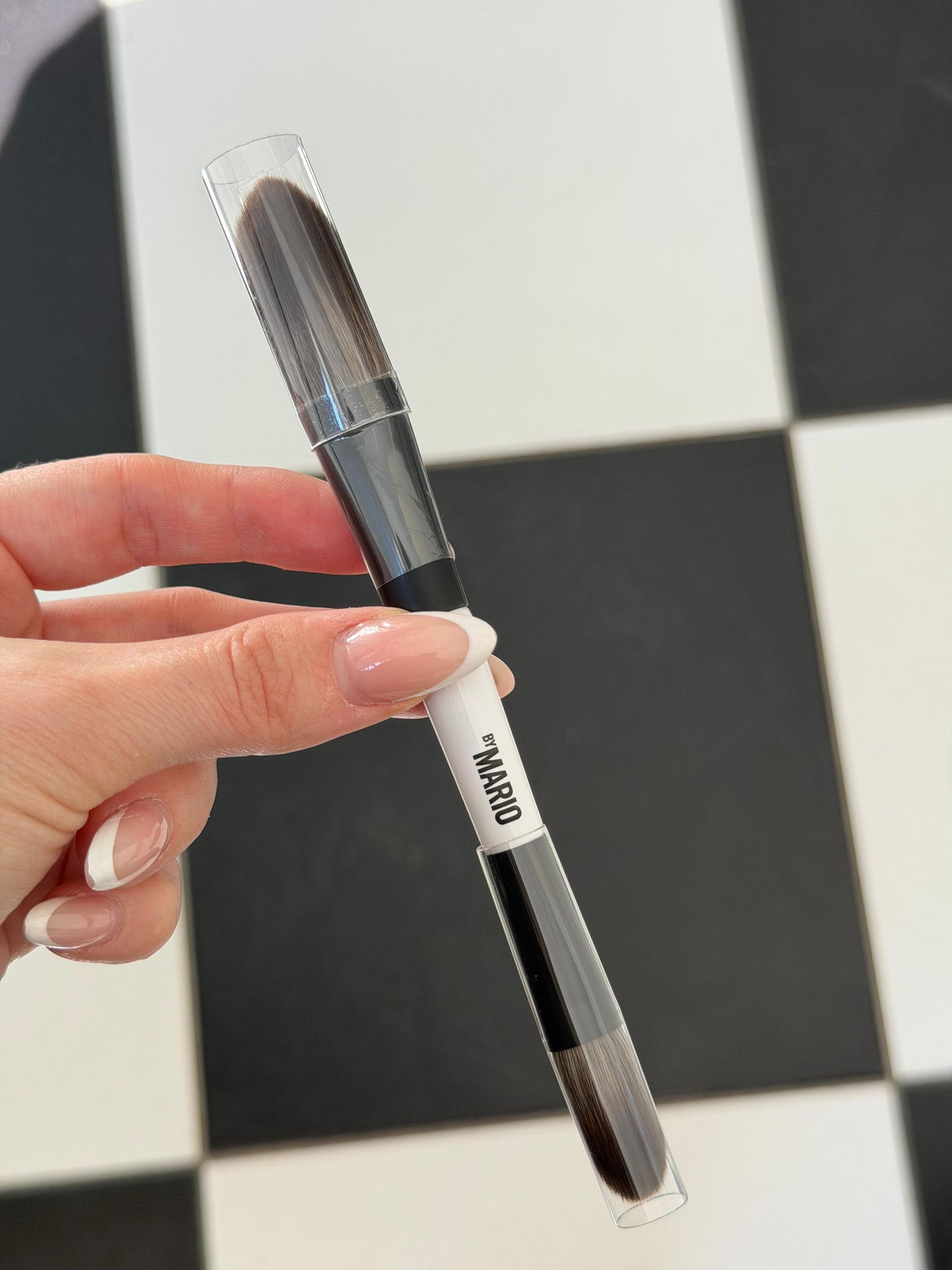 MAKEUP BY MARIO Cosmetic Dual-Ended Powder Brush (F3)