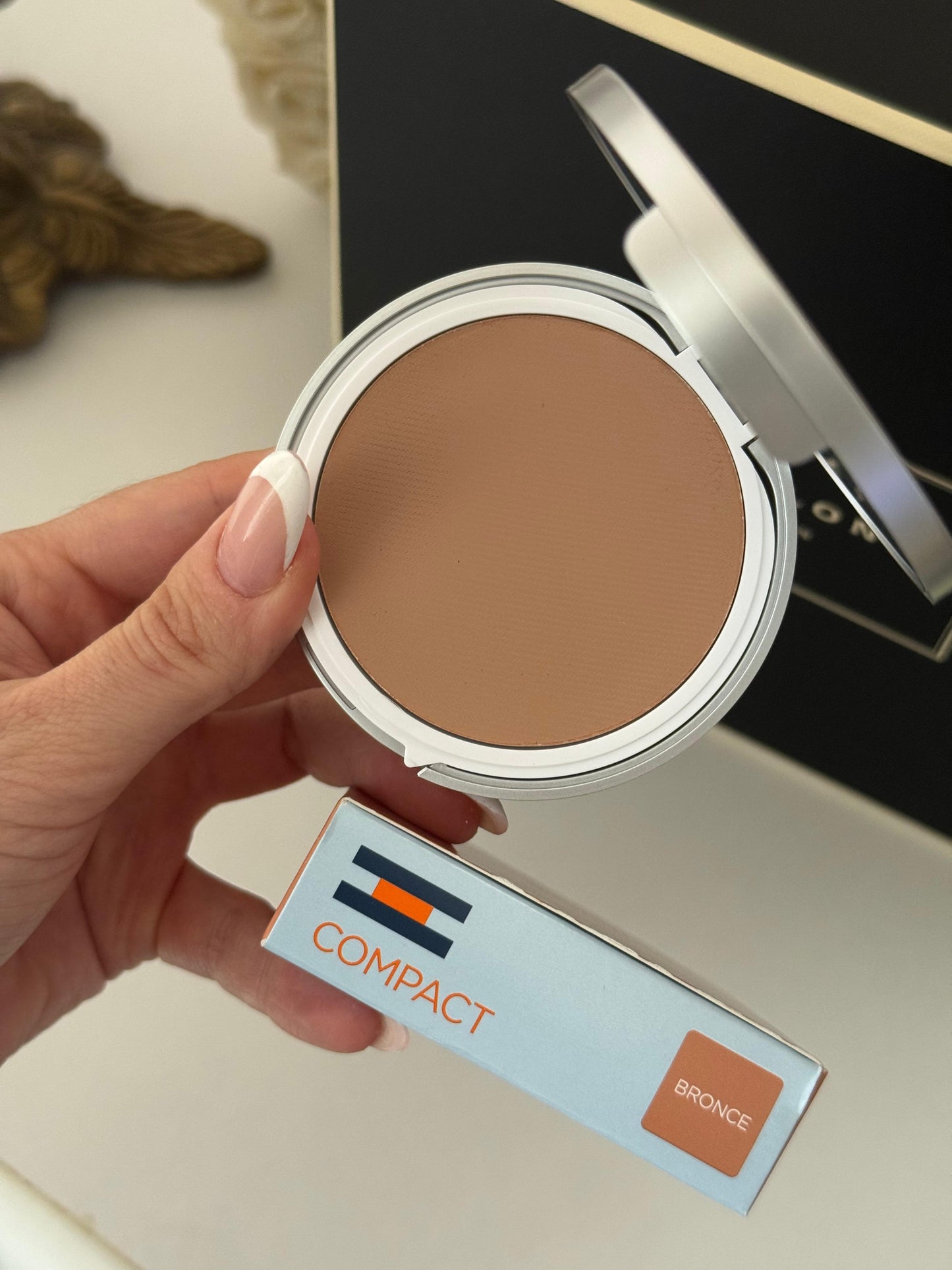 ISDIN Fotoprotector Compact Bronze Sunscreen SPF50+