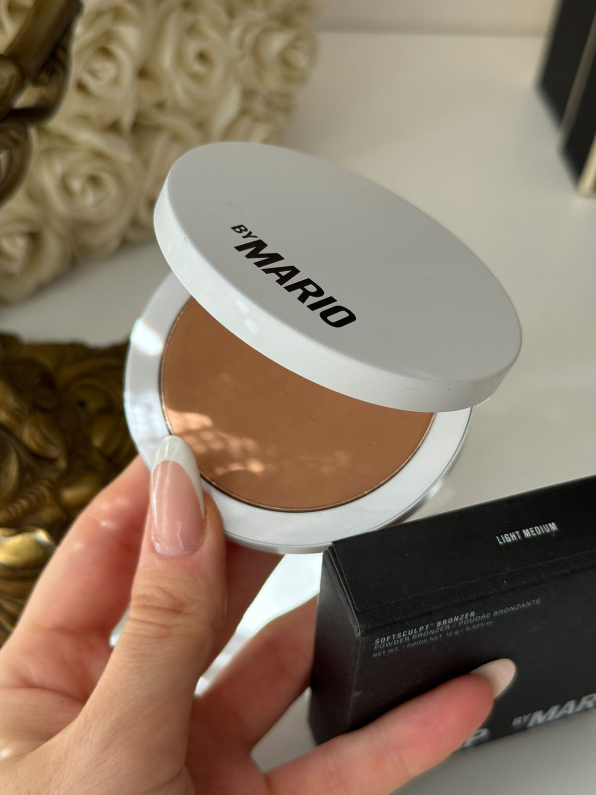 MAKEUP BY MARIO Softsculpt Powder Bronzer - Light Medium