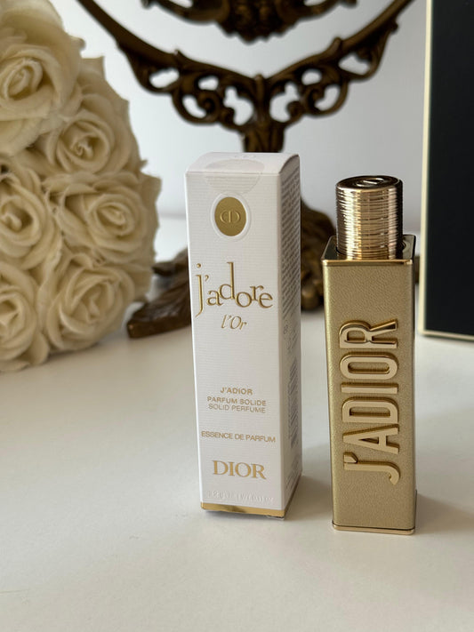 DIOR J’Adiore L’Or Parfum Solide - Essence De Parfum
Alcohol-Free Fragrance Stick - Intense, Solar Floral Notes