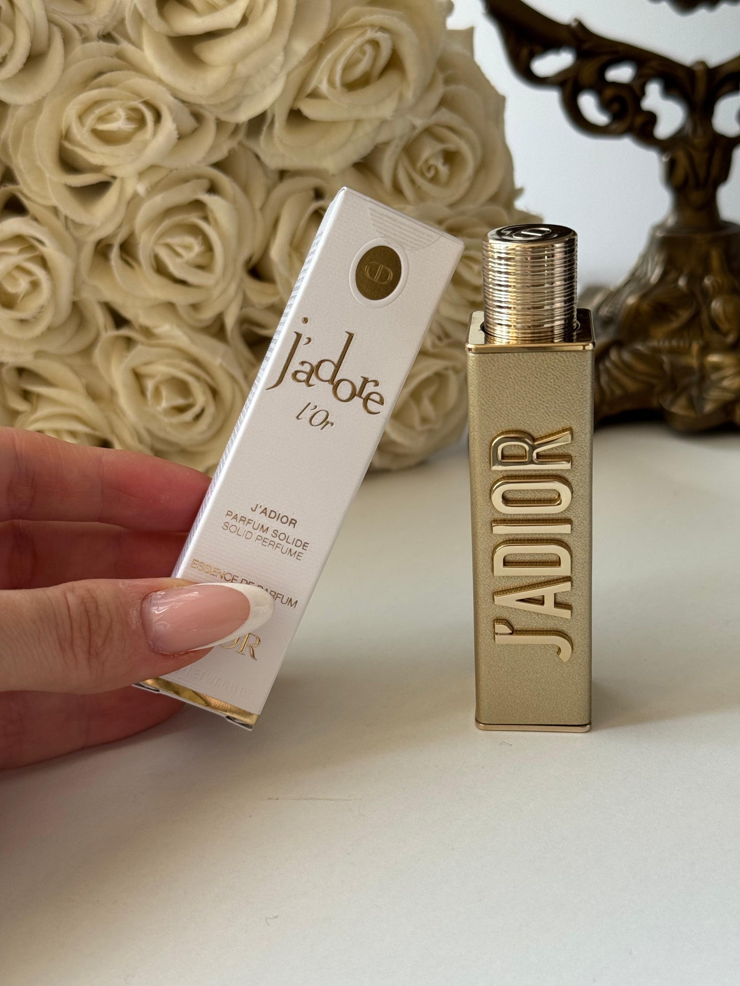DIOR J’Adiore L’Or Parfum Solide - Essence De Parfum
Alcohol-Free Fragrance Stick - Intense, Solar Floral Notes
