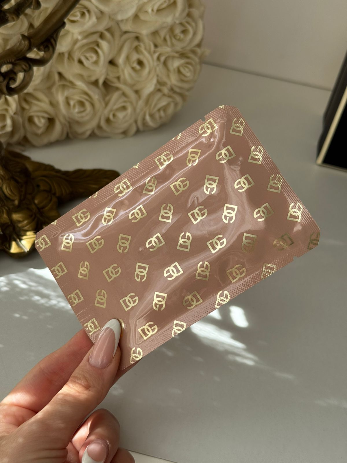 DOLCE&GABBANA No-Puff Caffeine Eye Patch
Depuffing & Brightening Eye Gel Pads