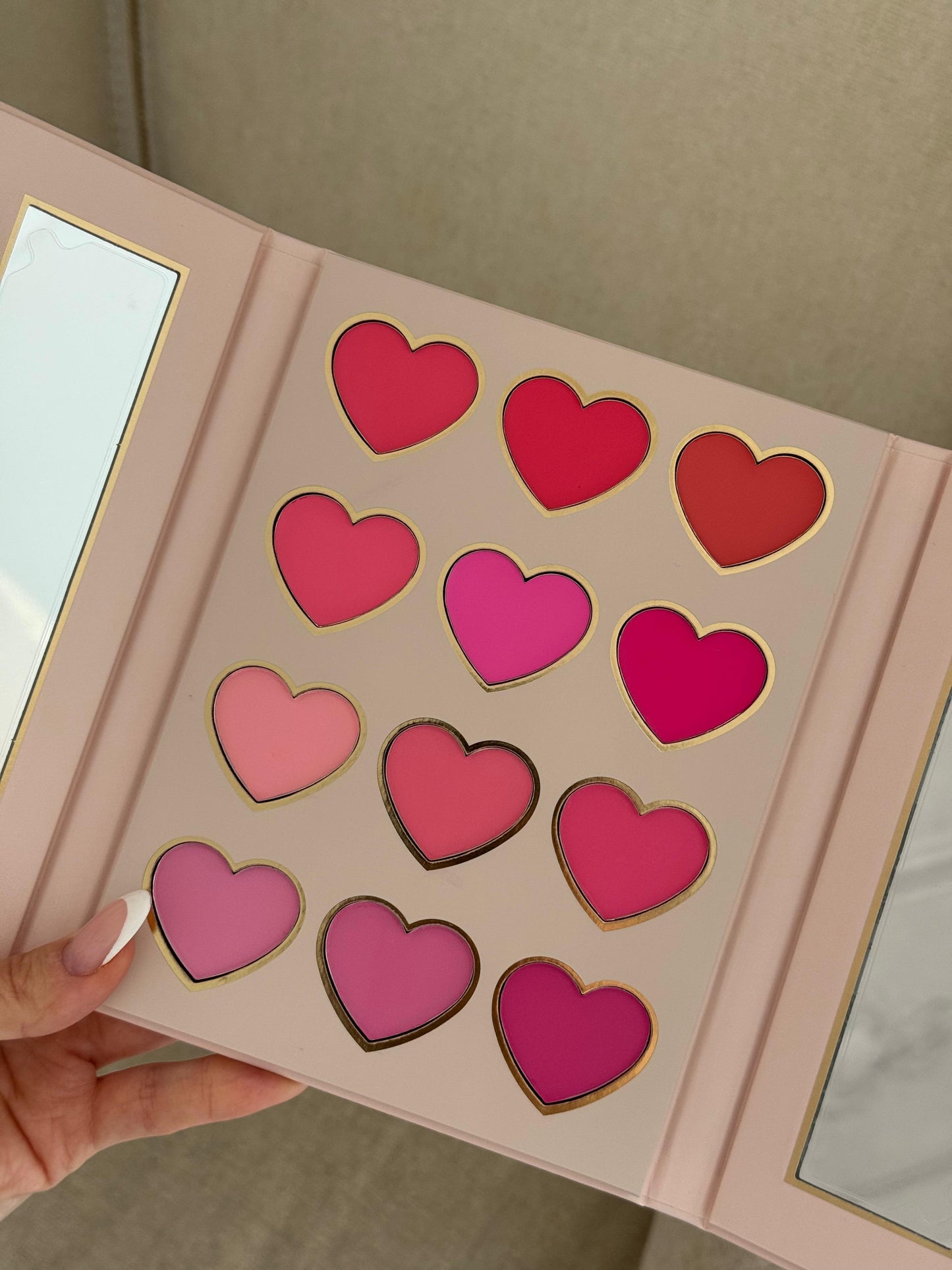 PLOUISE Love Lane 
See Color In Your Darkest Days Cream & Powder Blusher Palette