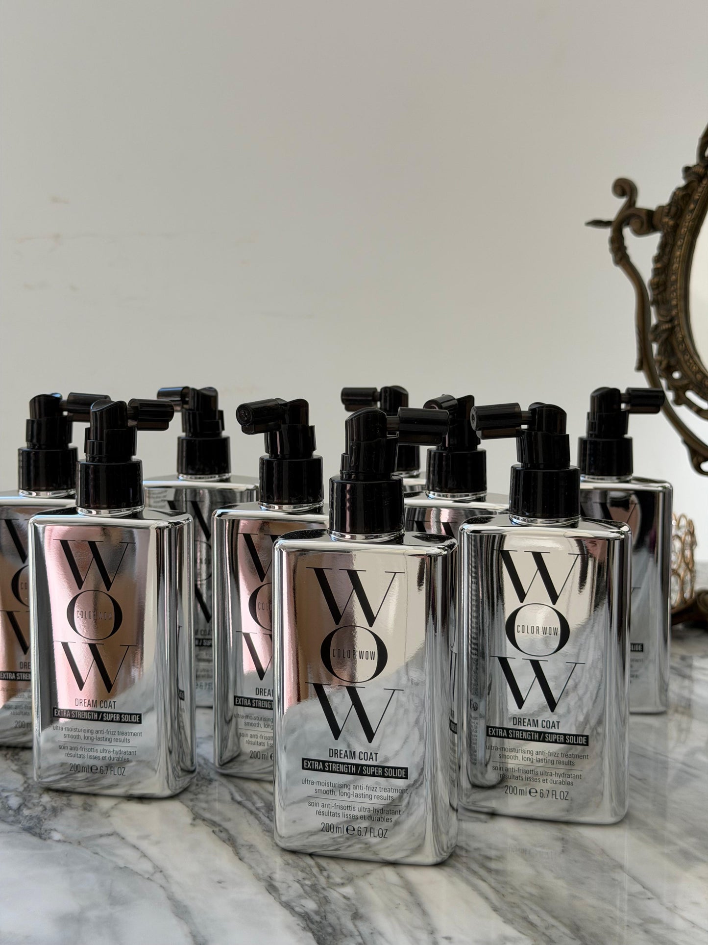 COLOR WOW Dream Coat Supernatural Extra Strength Spray
Anti-frizz Zreatment And Humidity-Proofing For Glassy-smooth, Frizz-free Hair