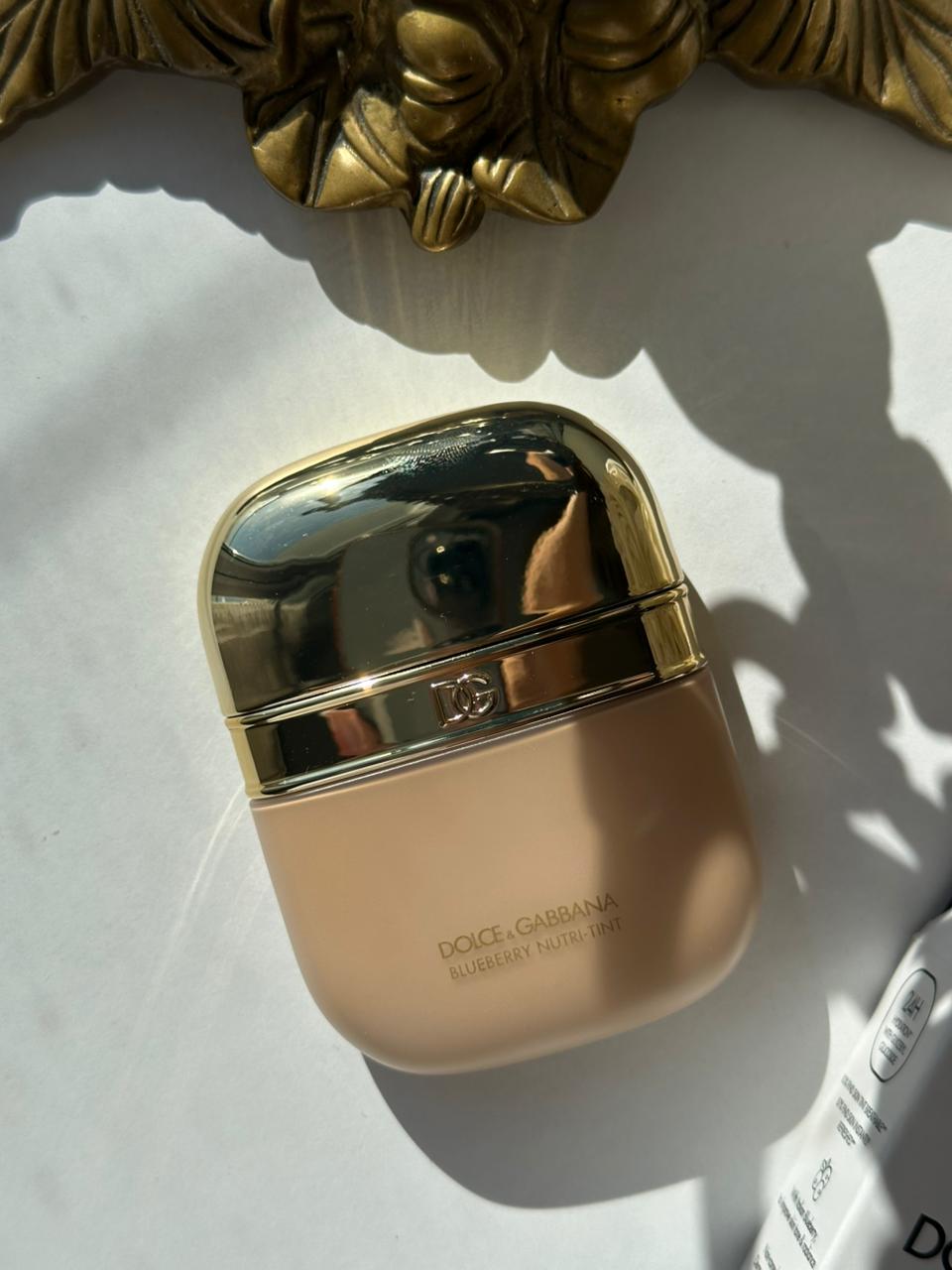 DOLCE&GABBANA Blueberry Nutri-Tint (9C)
Hydra-Glow & Fresh Skin Tint Sunscreen Broad Spectrum SPF20