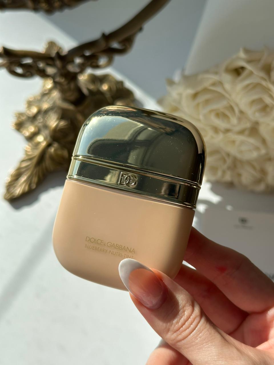 DOLCE&GABBANA Blueberry Nutri-Tint (10N)
Hydra-Glow & Fresh Skin Tint Sunscreen Broad Spectrum SPF20