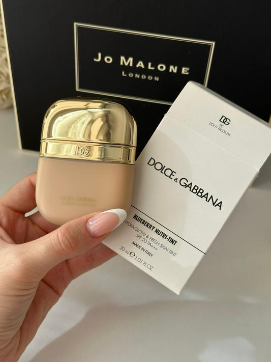 DOLCE&GABBANA Blueberry Nutri-Tint Foundation (9C)
Hydra-Glow & Fresh Skin Tint Sunscreen Broad Spectrum SPF20