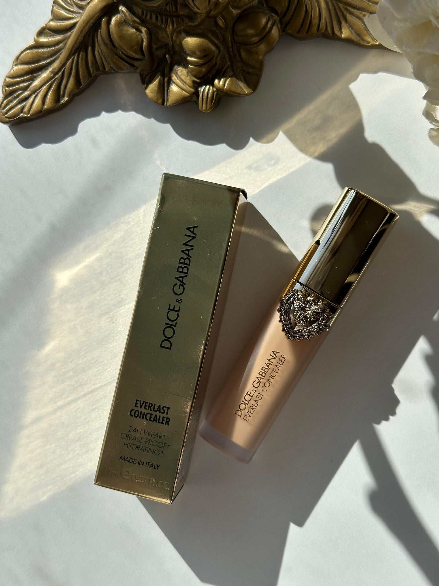 DOLCE&GABBANA Everlast Concealer 
24H Wear Crease-Proof Hydrating (14)