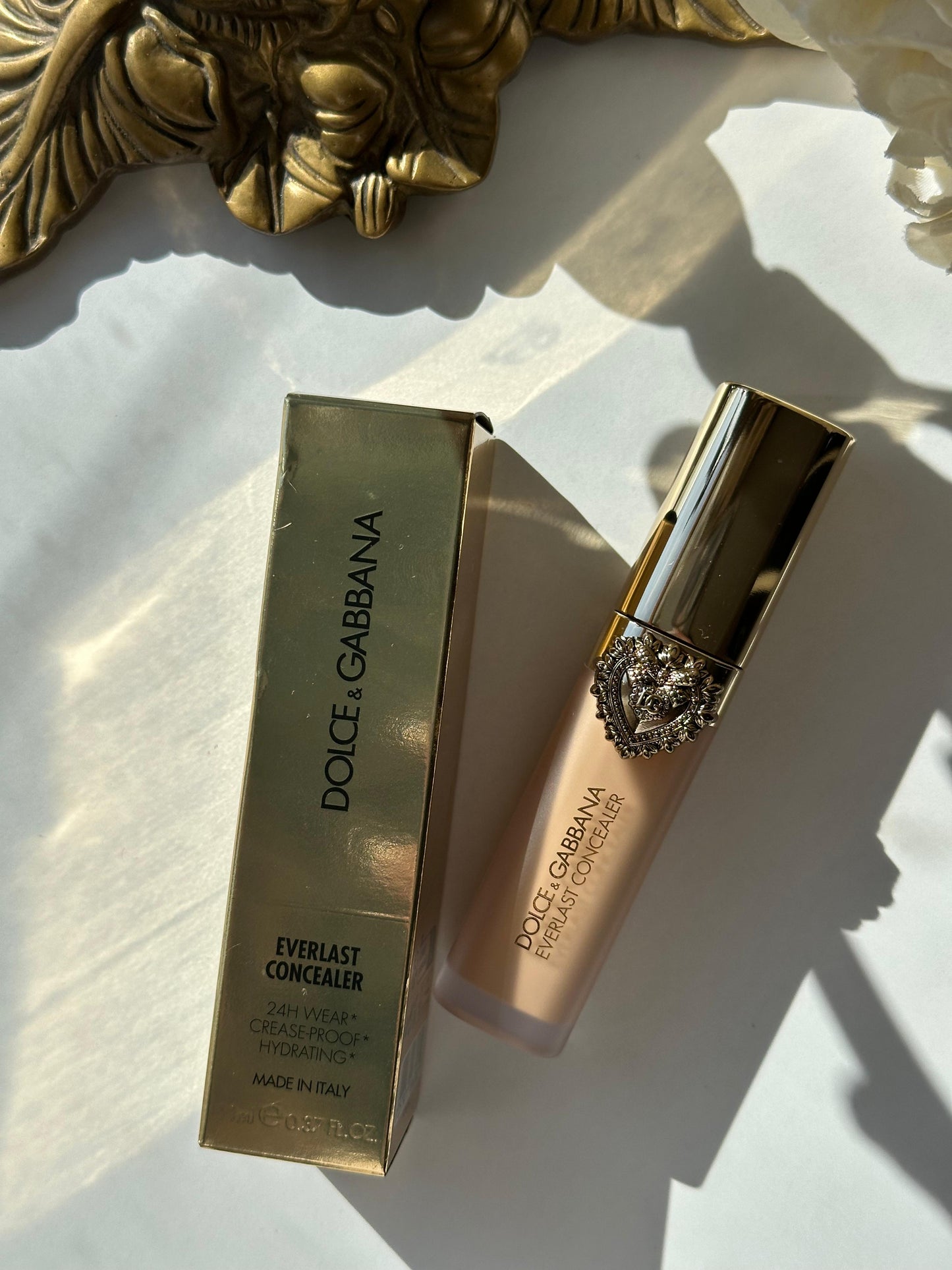 DOLCE&GABBANA Everlast Concealer 
24H Wear Crease-Proof Hydrating (14)