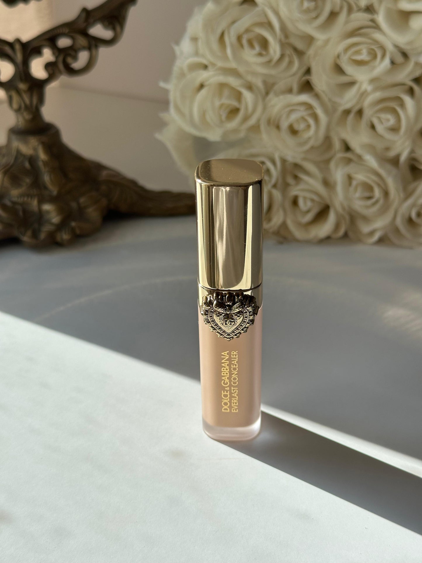 DOLCE&GABBANA Everlast Concealer 
24H Wear Crease-Proof Hydrating (14)