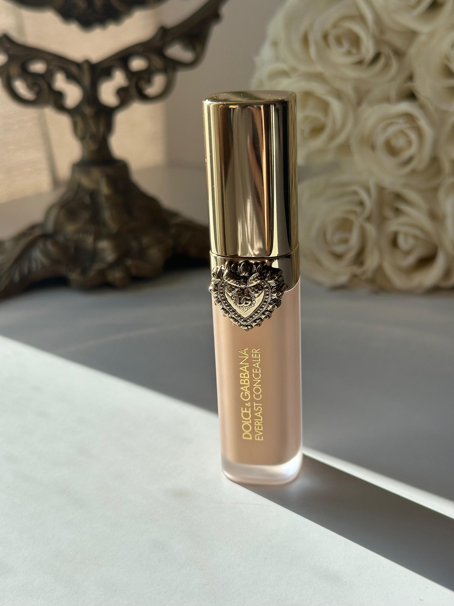 DOLCE&GABBANA Everlast Concealer 
24H Wear Crease-Proof Hydrating (14)