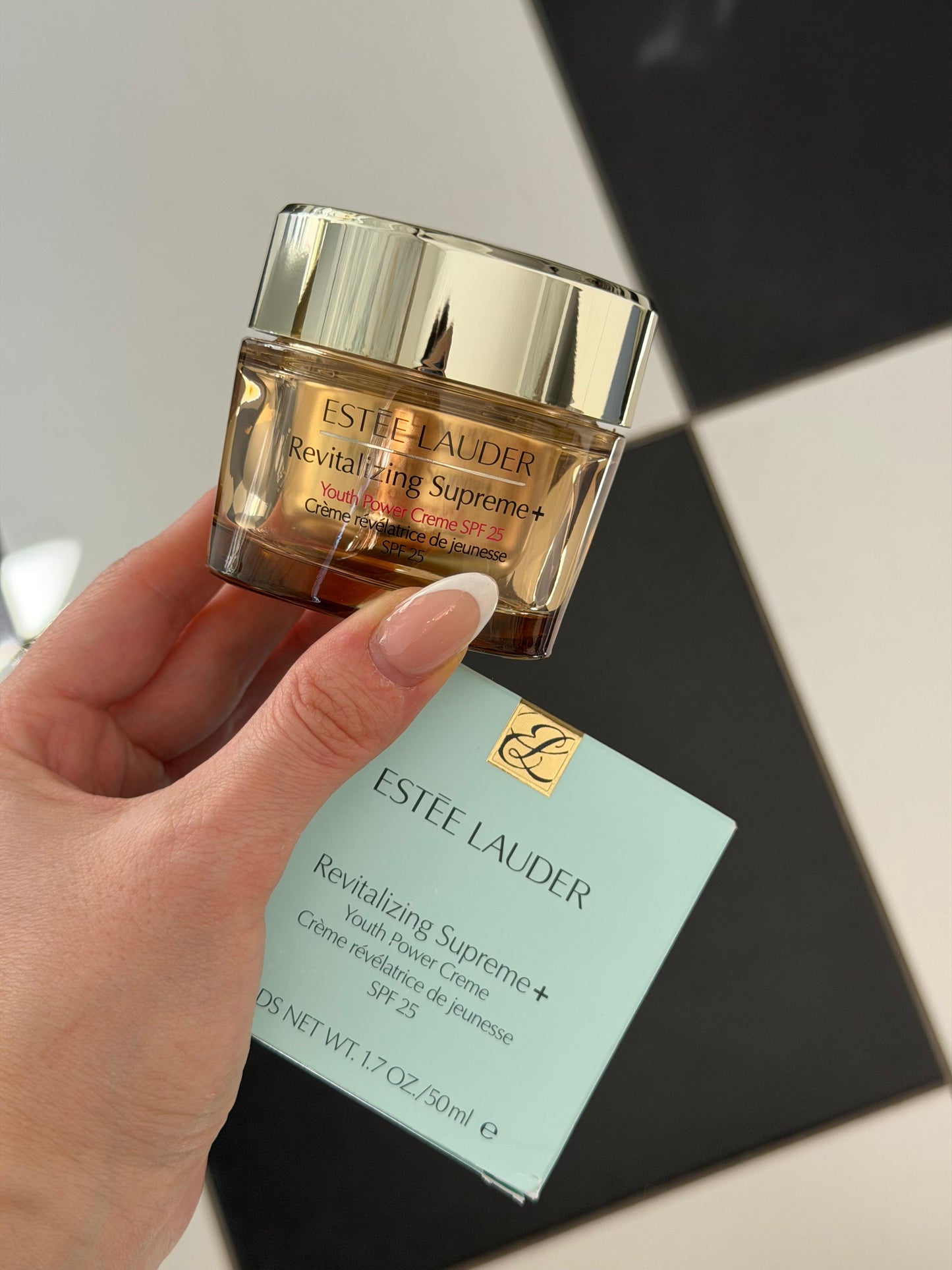 ESTEE LAUDER Revitalizing Supreme+
Youth Power Creme SPF25