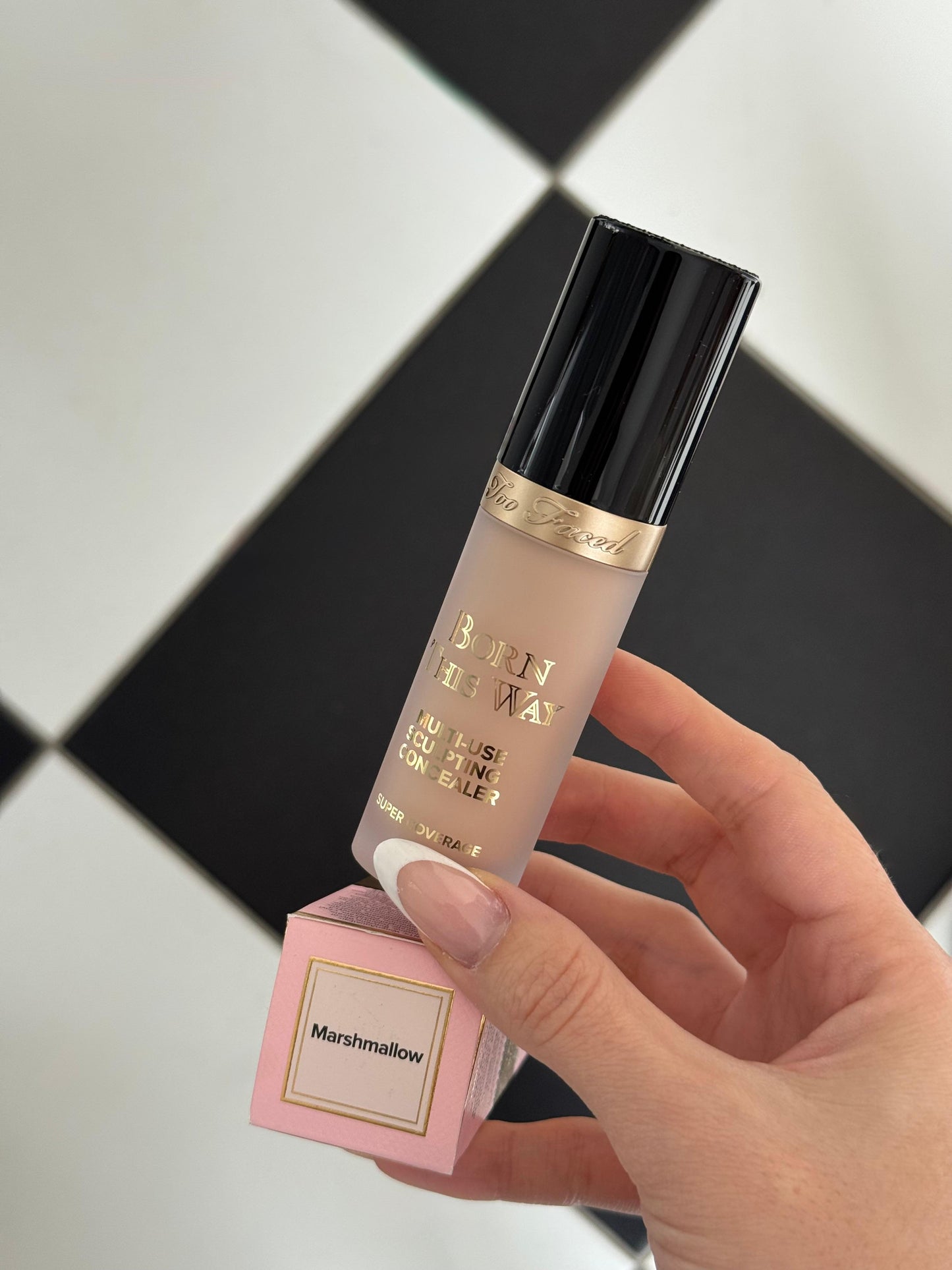 TOO FACED Born This Way Super Coverage Multi-Use Concealer
Flawless, Hydrating, Longwearing