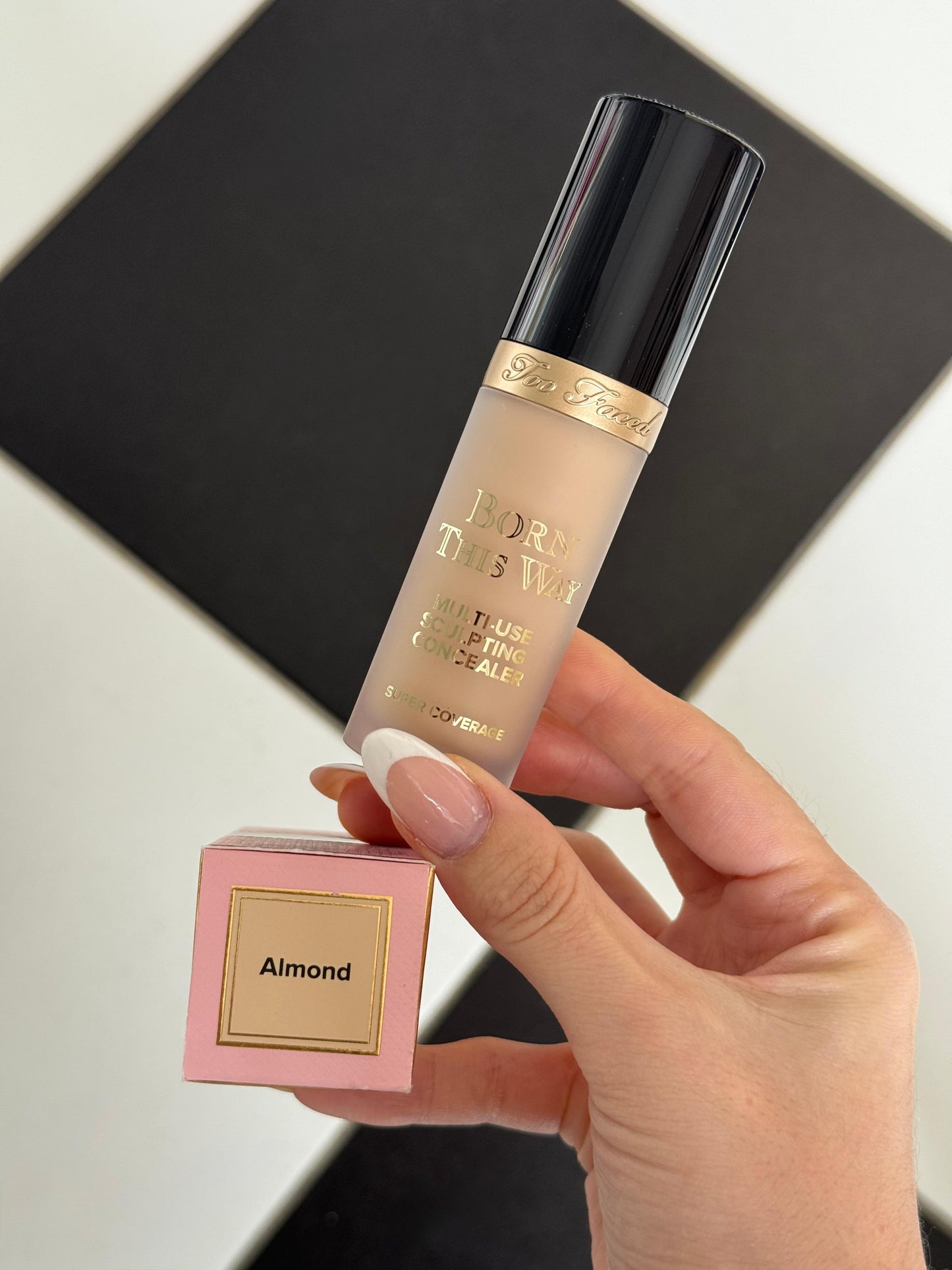 TOO FACED Born This Way Super Coverage Multi-Use Concealer
Flawless, Hydrating, Longwearing