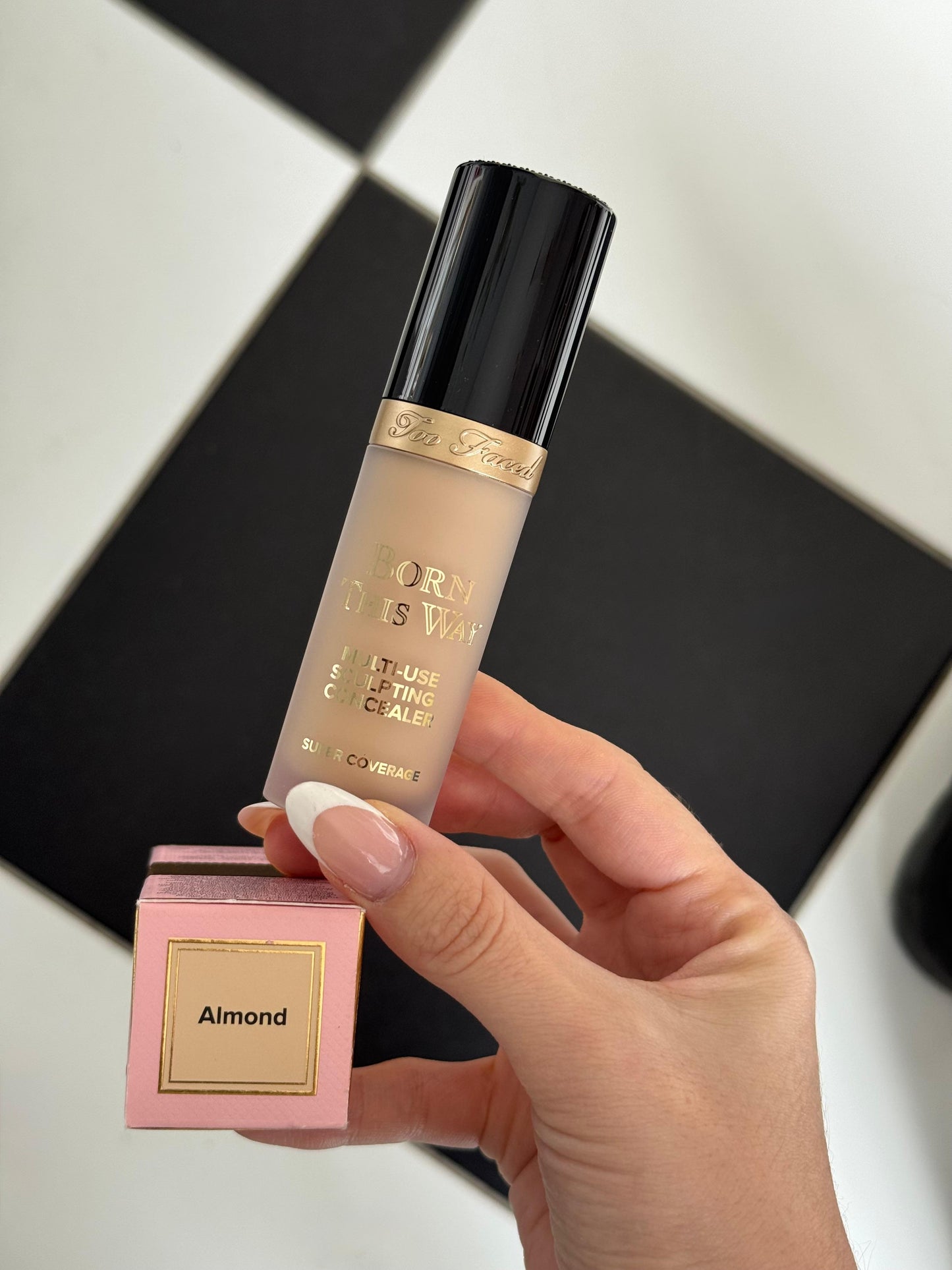 TOO FACED Born This Way Super Coverage Multi-Use Concealer
Flawless, Hydrating, Longwearing