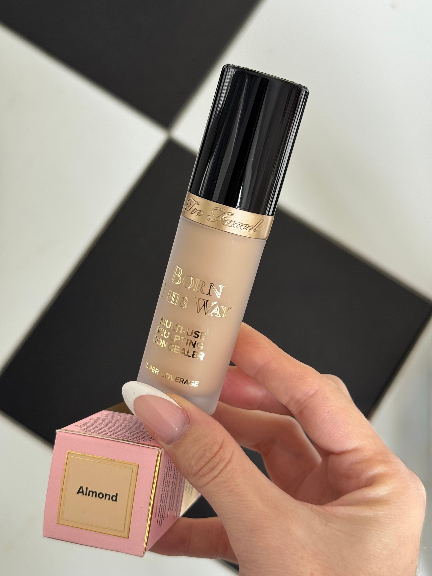 TOO FACED Born This Way Super Coverage Multi-Use Concealer
Flawless, Hydrating, Longwearing