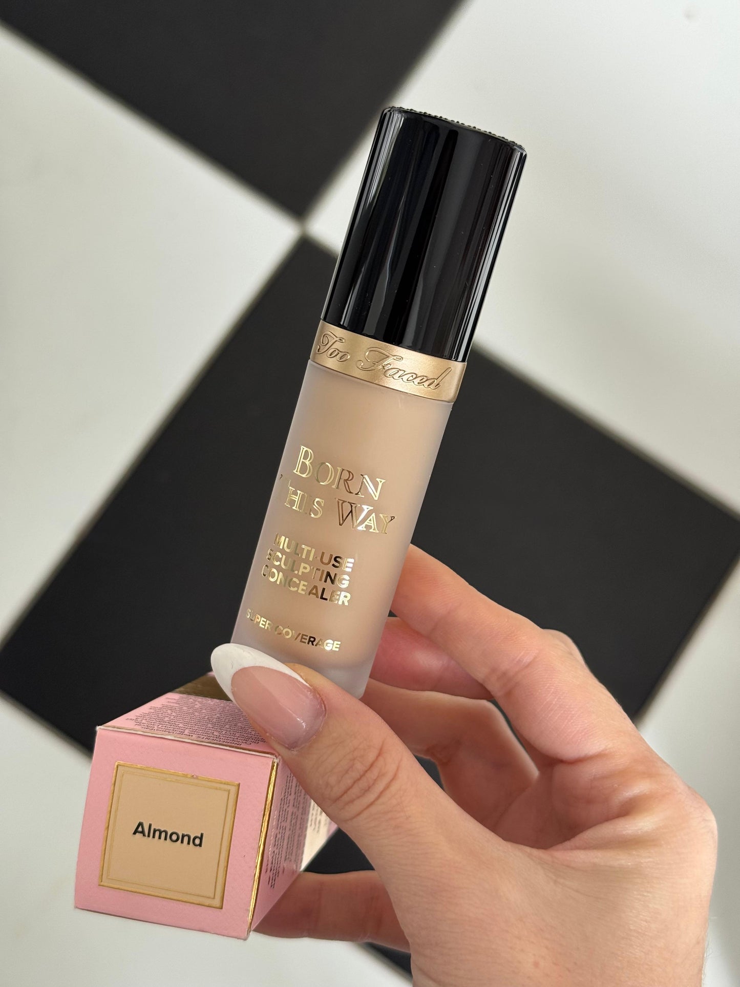 TOO FACED Born This Way Super Coverage Multi-Use Concealer
Flawless, Hydrating, Longwearing