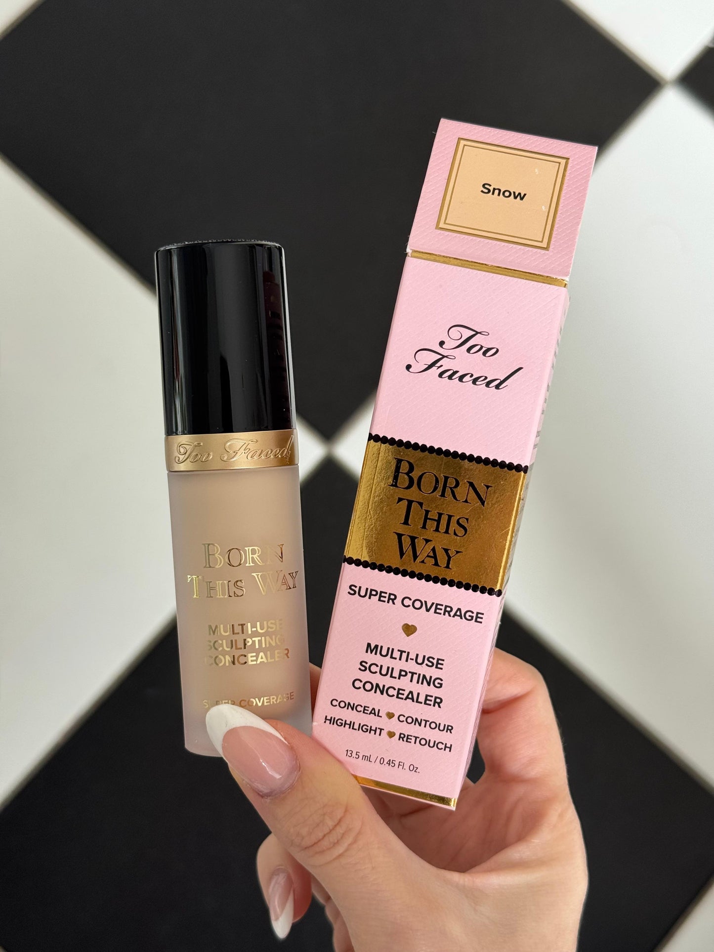 TOO FACED Born This Way Super Coverage Multi-Use Concealer
Flawless, Hydrating, Longwearing