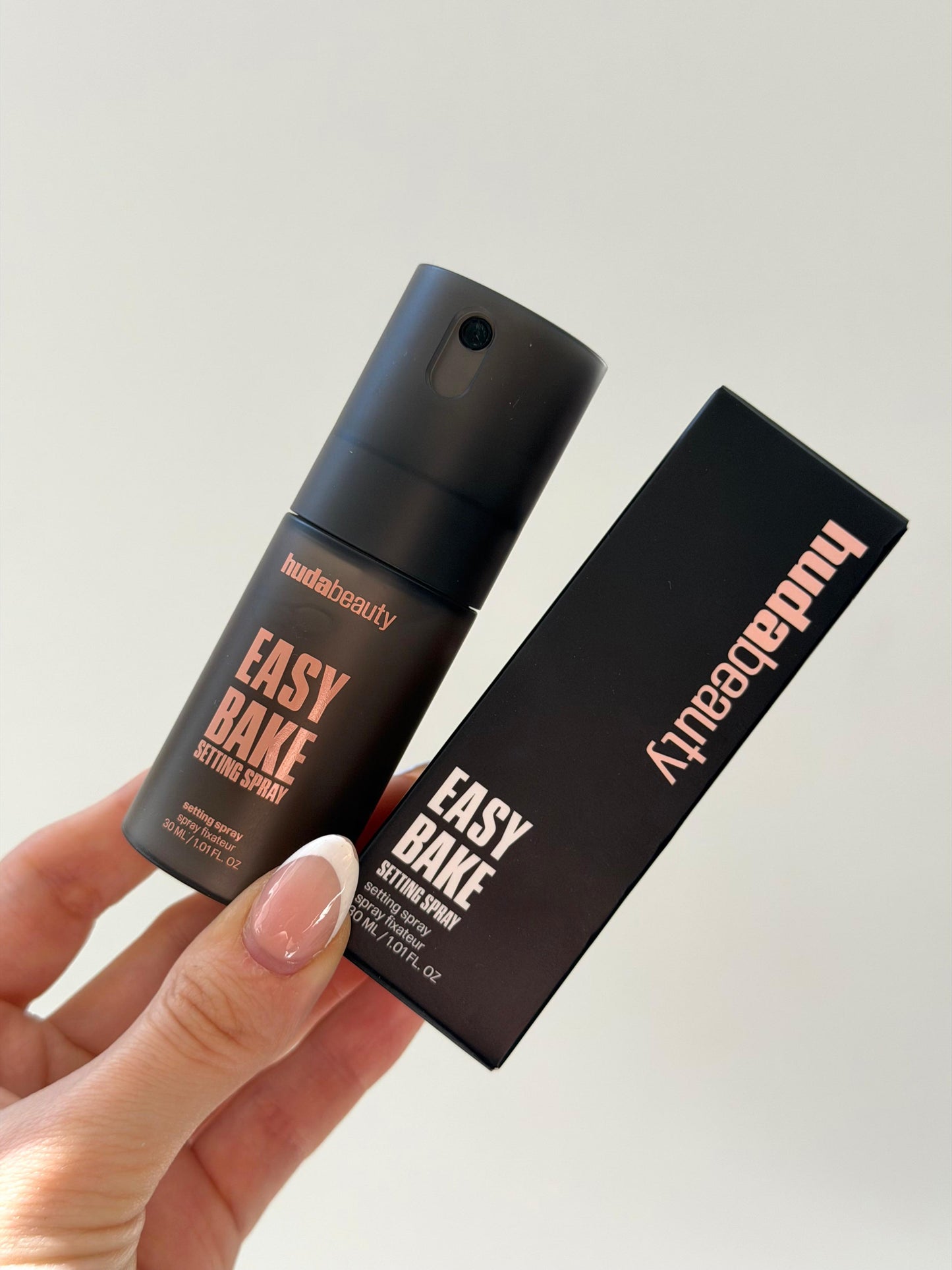 HUDA BEAUTY Easy Bake Setting Spray 16H Wear