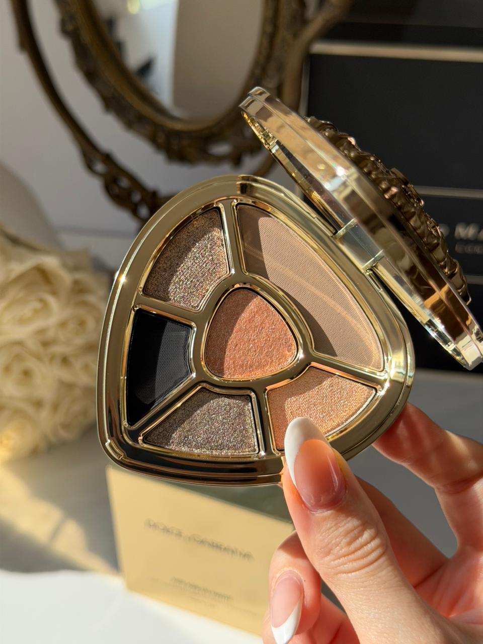 DOLCE&GABBANA Ever Icon Eye Palette (03)
10H Multi-Finish Day To Night Eyeshadow