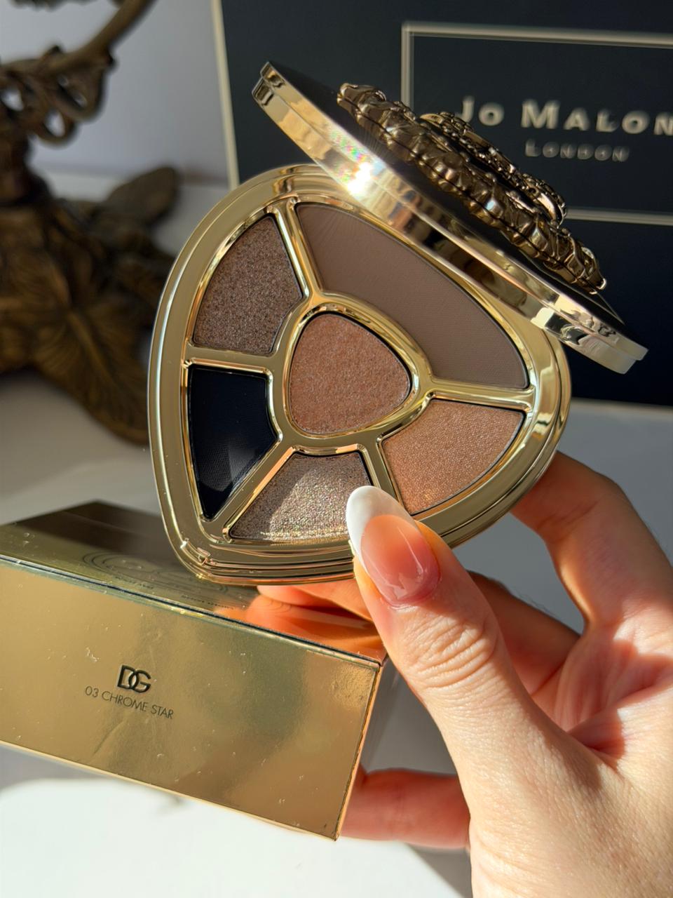 DOLCE&GABBANA Ever Icon Eye Palette (03)
10H Multi-Finish Day To Night Eyeshadow