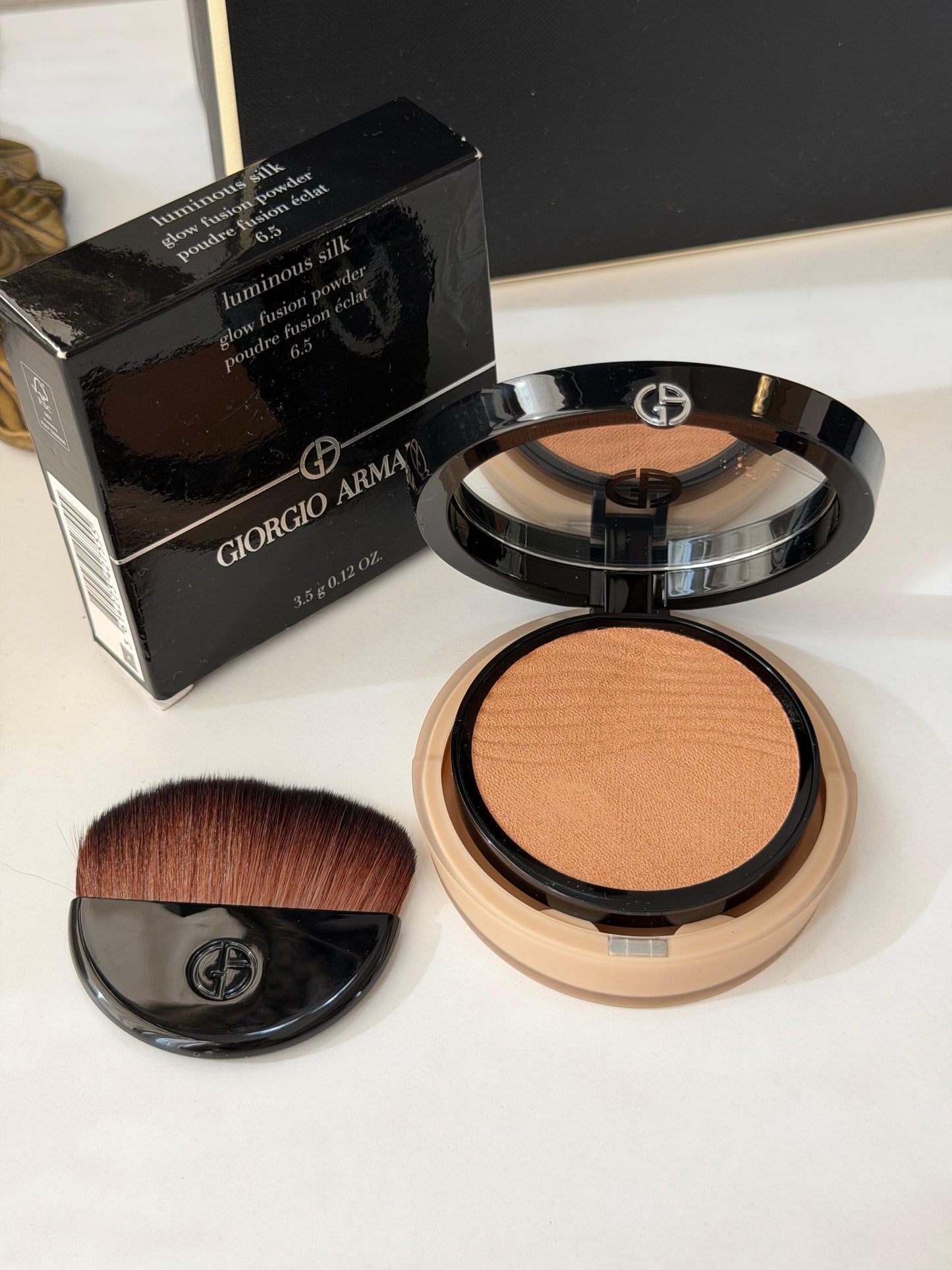 ARMANI Luminous Silk Glow Fusion Powder (6.5)
Long-Lasting & Natural Radiant Finish
