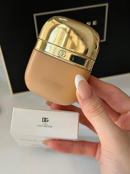 DOLCE&GABBANA Blueberry Nutri-Tint (15N)
Hydra-Glow & Fresh Skin Tint Sunscreen Broad Spectrum SPF20