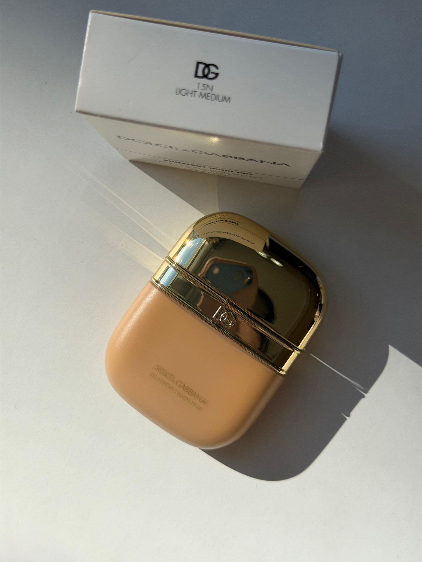 DOLCE&GABBANA Blueberry Nutri-Tint (15N)
Hydra-Glow & Fresh Skin Tint Sunscreen Broad Spectrum SPF20