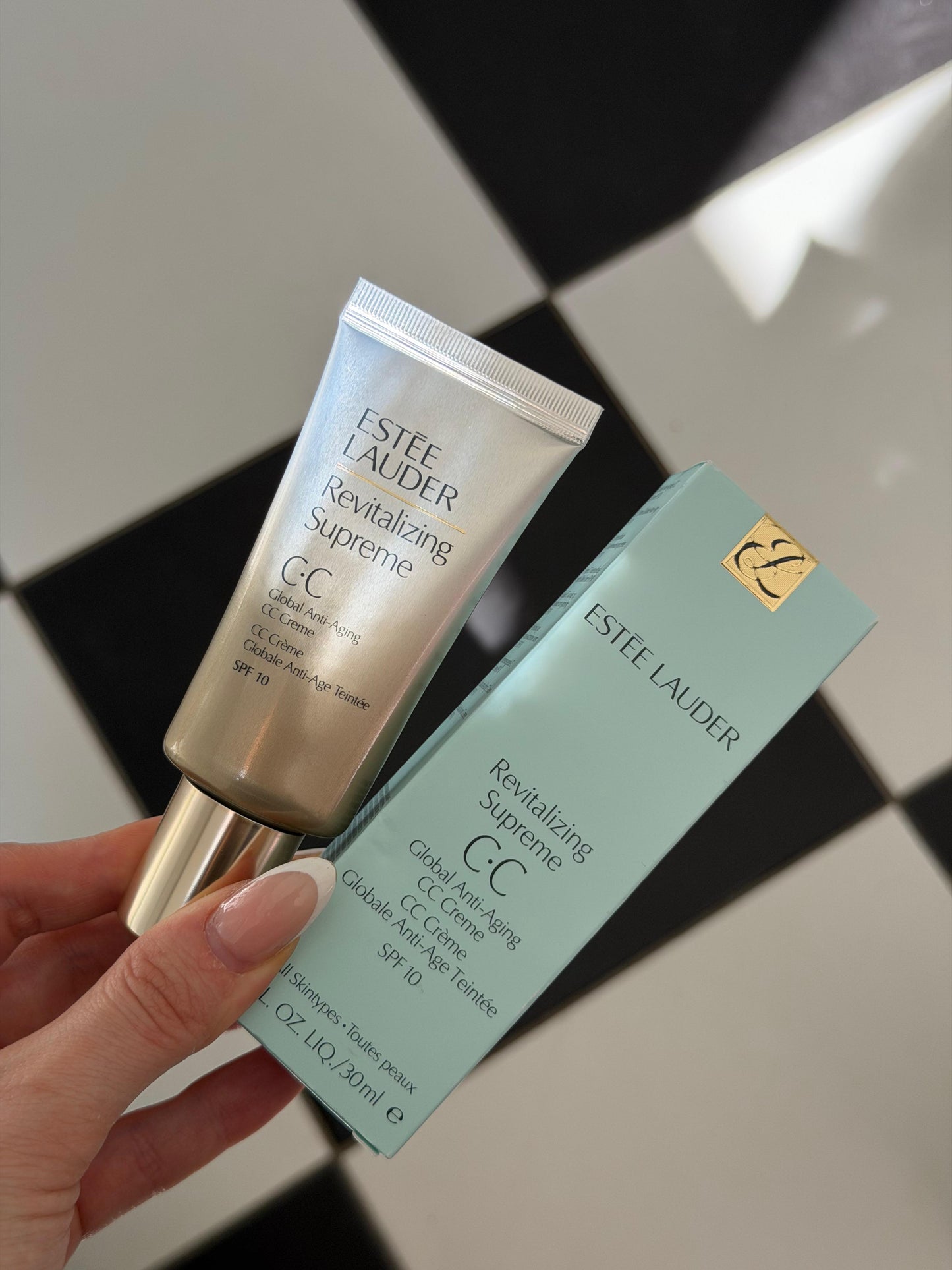 ESTEE LAUDER Revitalizing Supreme CC Creme Global Anti-Aging SPF10