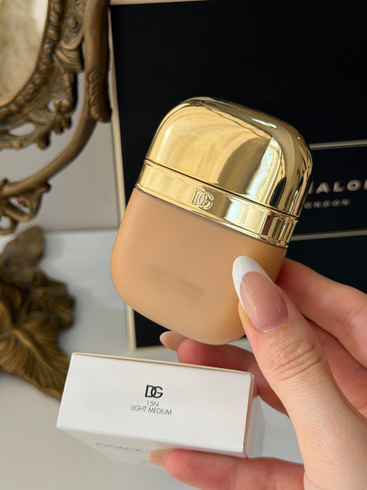 DOLCE&GABBANA Blueberry Nutri-Tint (15N)
Hydra-Glow & Fresh Skin Tint Sunscreen Broad Spectrum SPF20