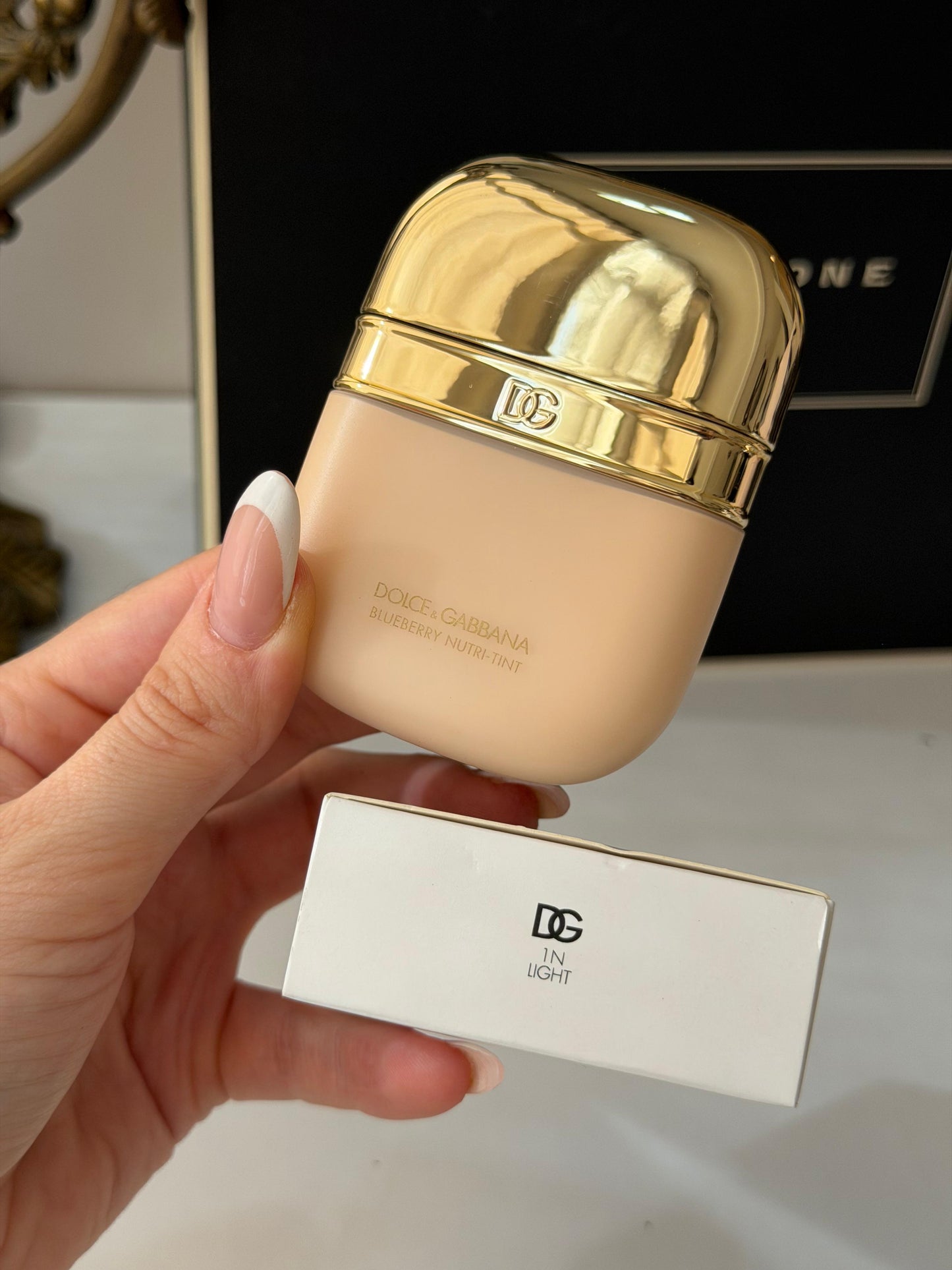 DOLCE&GABBANA Blueberry Nutri-Tint (1N)
Hydra-Glow & Fresh Skin Tint Sunscreen Broad Spectrum SPF20