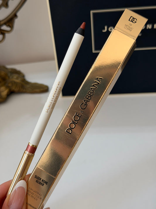 DOLCE&GABBANA Sleek Khol Glider 
10H Lasting Intense Color Eye Pencil (04)