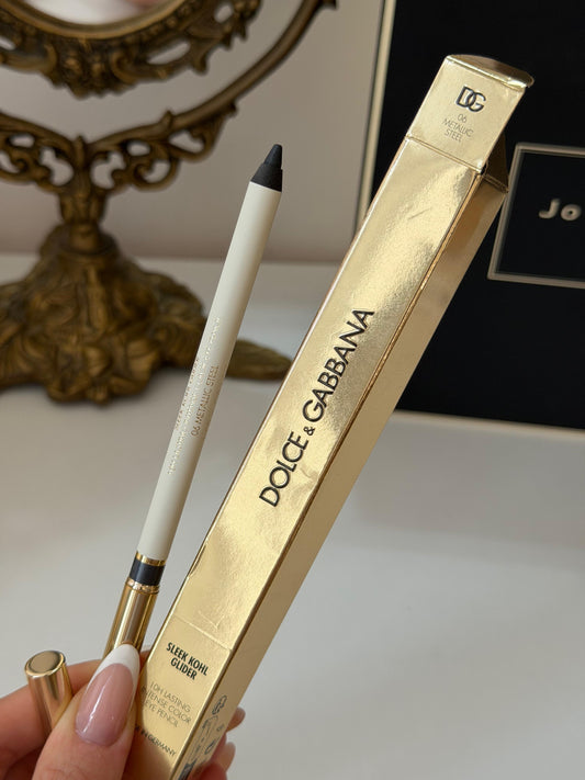 DOLCE&GABBANA Sleek Khol Glider 
10H Lasting Intense Color Eye Pencil (06)