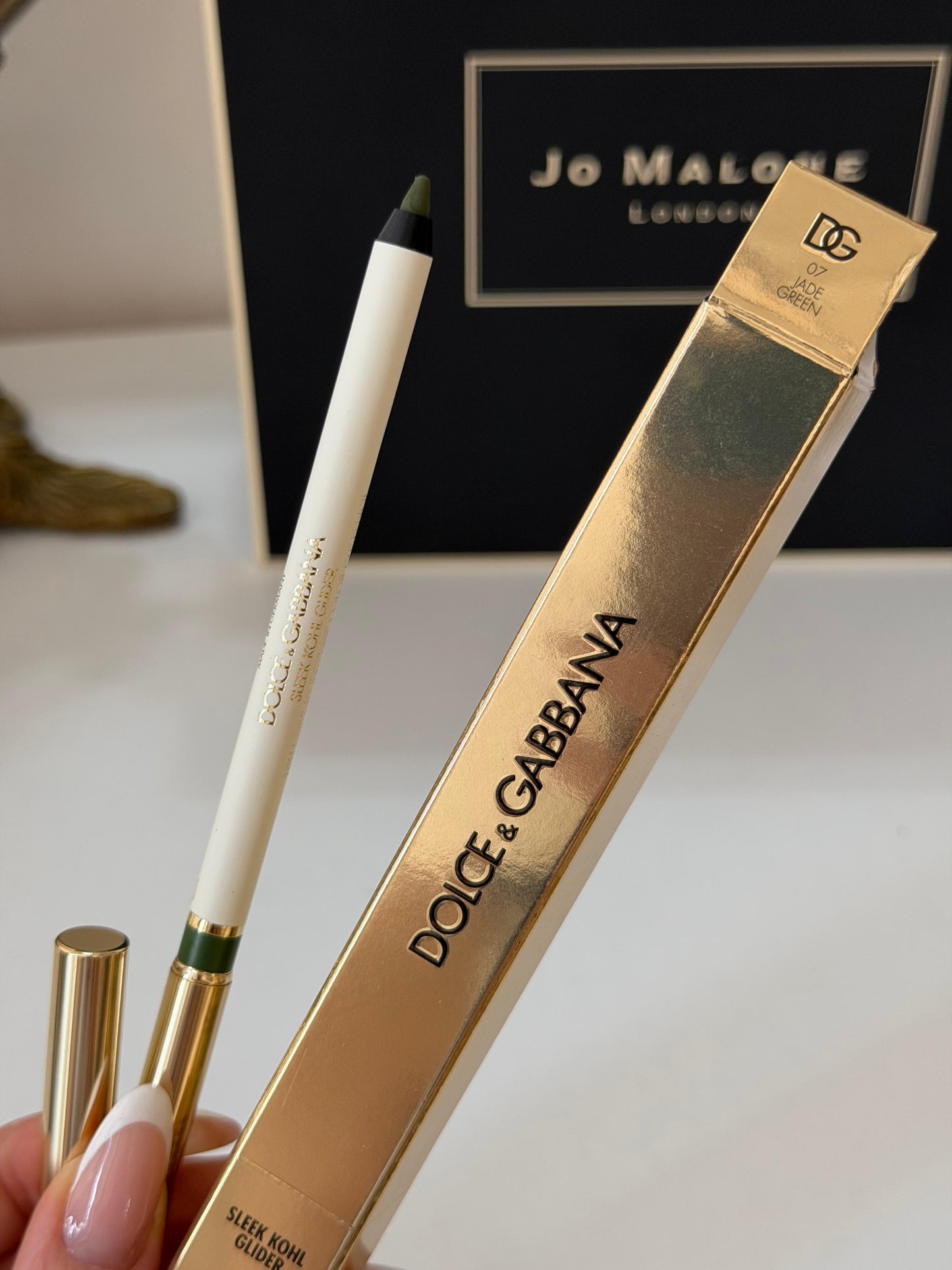 DOLCE&GABBANA Sleek Khol Glider 
10H Lasting Intense Color Eye Pencil (07)