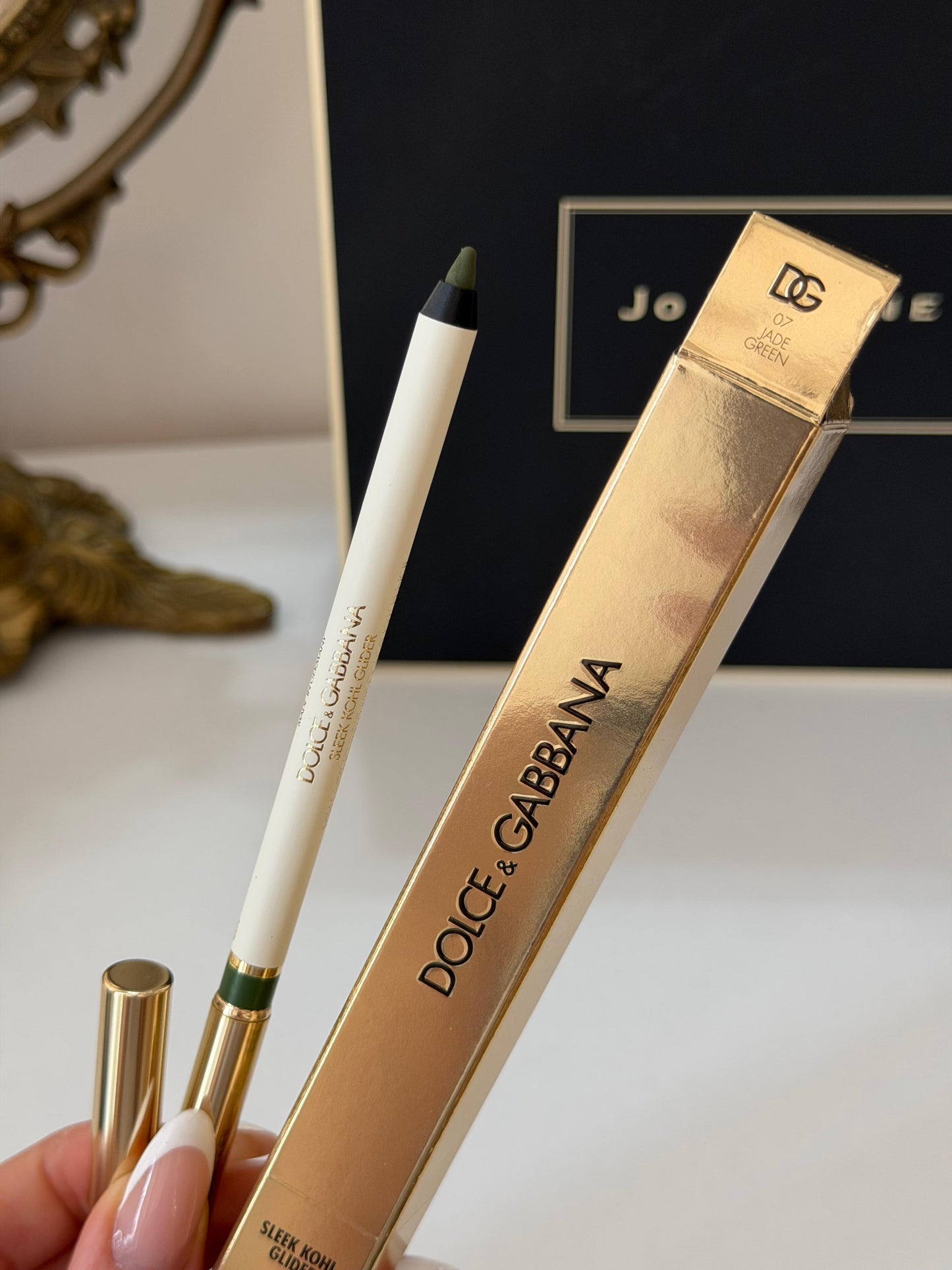 DOLCE&GABBANA Sleek Khol Glider 
10H Lasting Intense Color Eye Pencil (07)