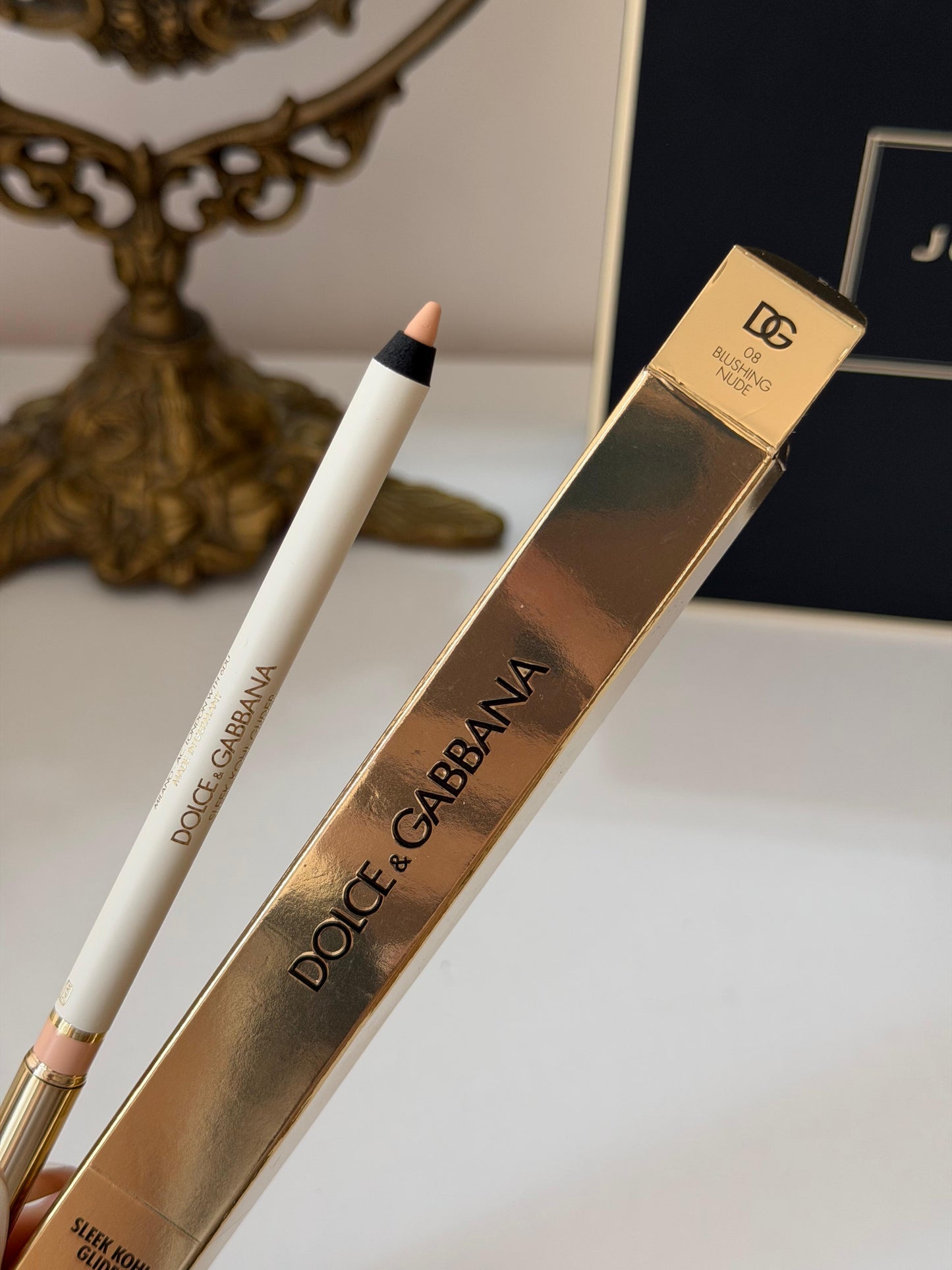 DOLCE&GABBANA Sleek Khol Glider 
10H Lasting Intense Color Eye Pencil (08)