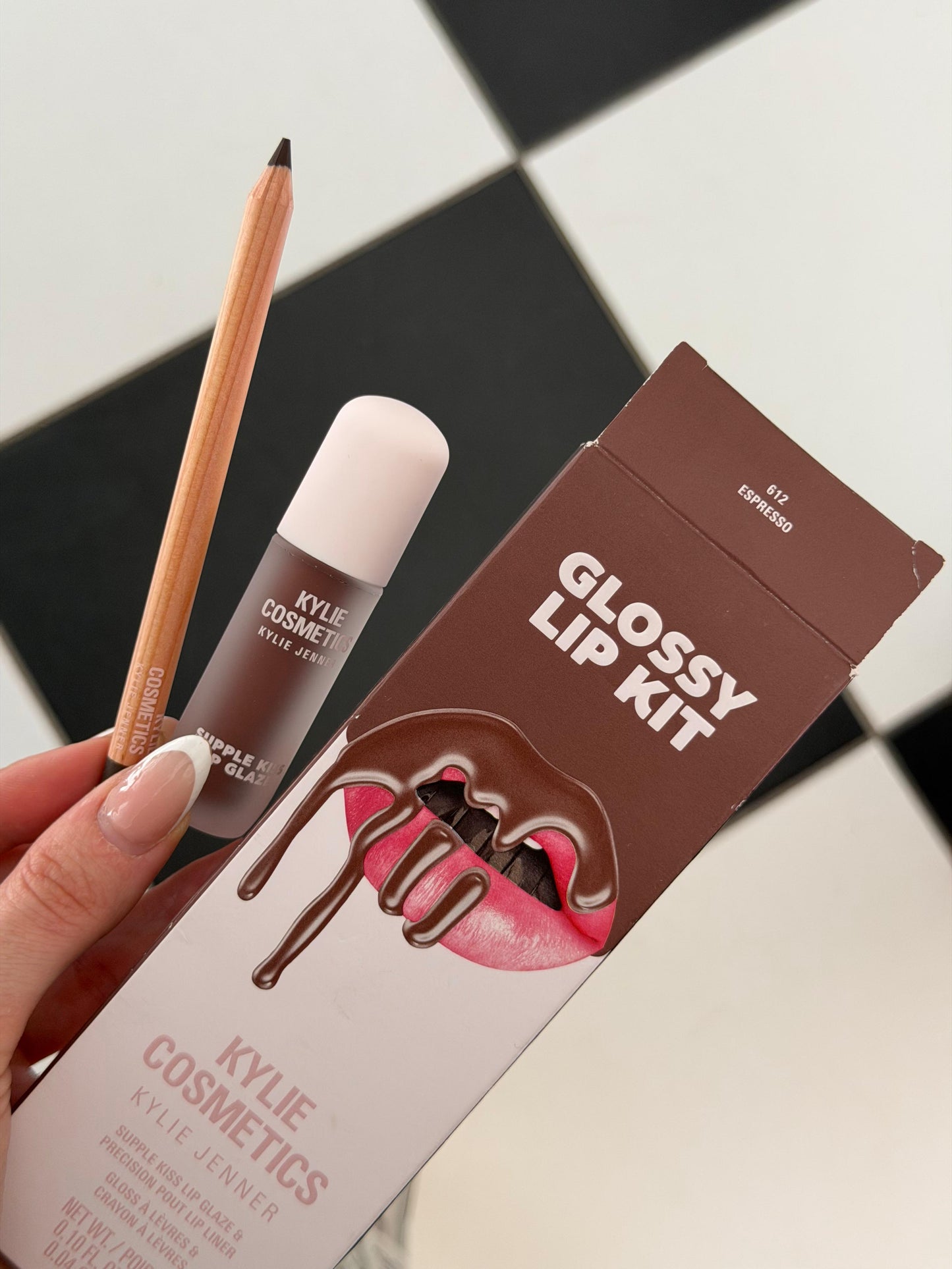 KYLIE COSMETICS Supple Kiss Lip Glaze & Precision Pout Lip Liner Duo Gift Set (612)
Glowy + Sculpted Lip Look