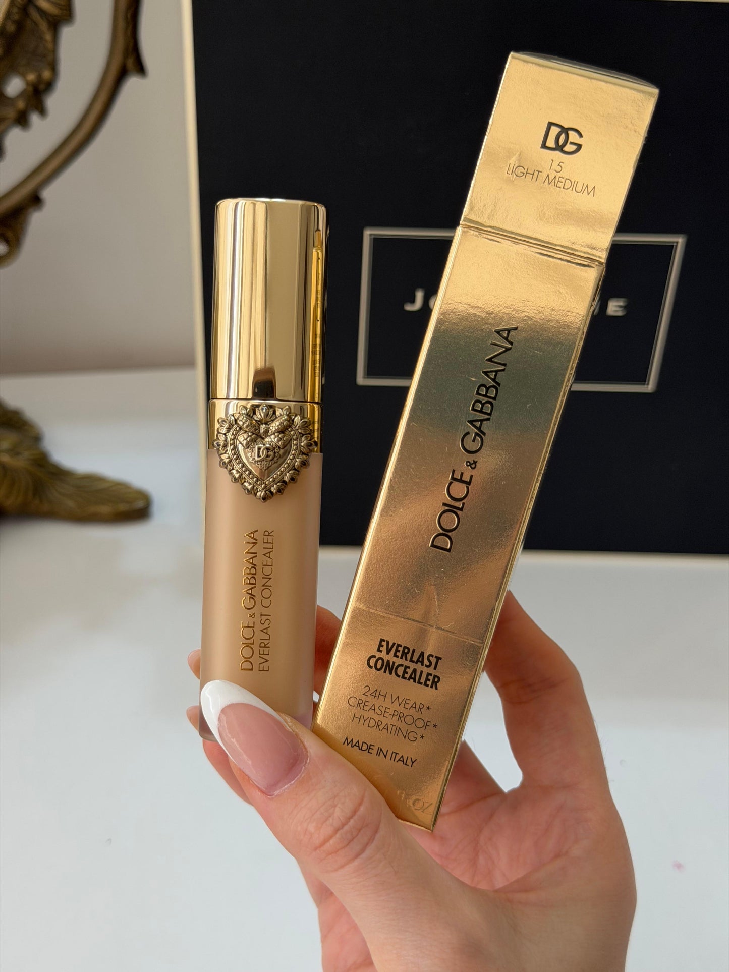 DOLCE&GABBANA Everlast Concealer 
24H Wear Crease-Proof Hydrating (15)