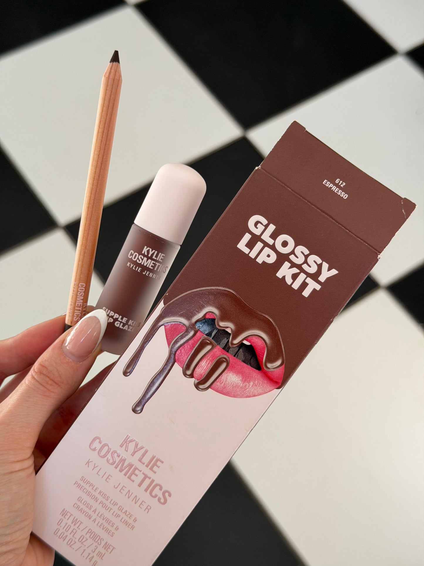 KYLIE COSMETICS Supple Kiss Lip Glaze & Precision Pout Lip Liner Duo Gift Set (612)
Glowy + Sculpted Lip Look