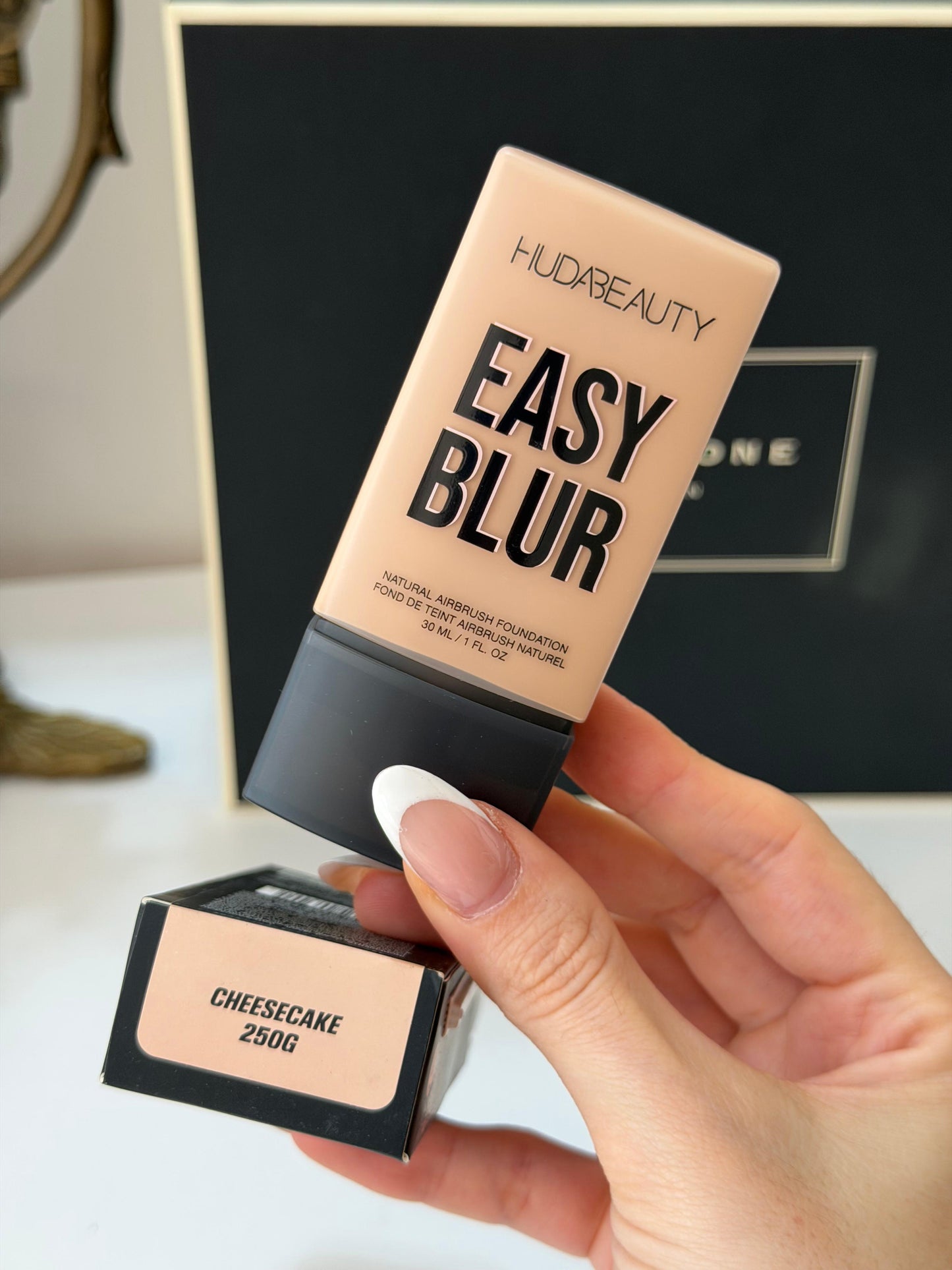 HUDA BEAUTY Easy Blur Natural Airbrush Foundation - Cheesecake 250G