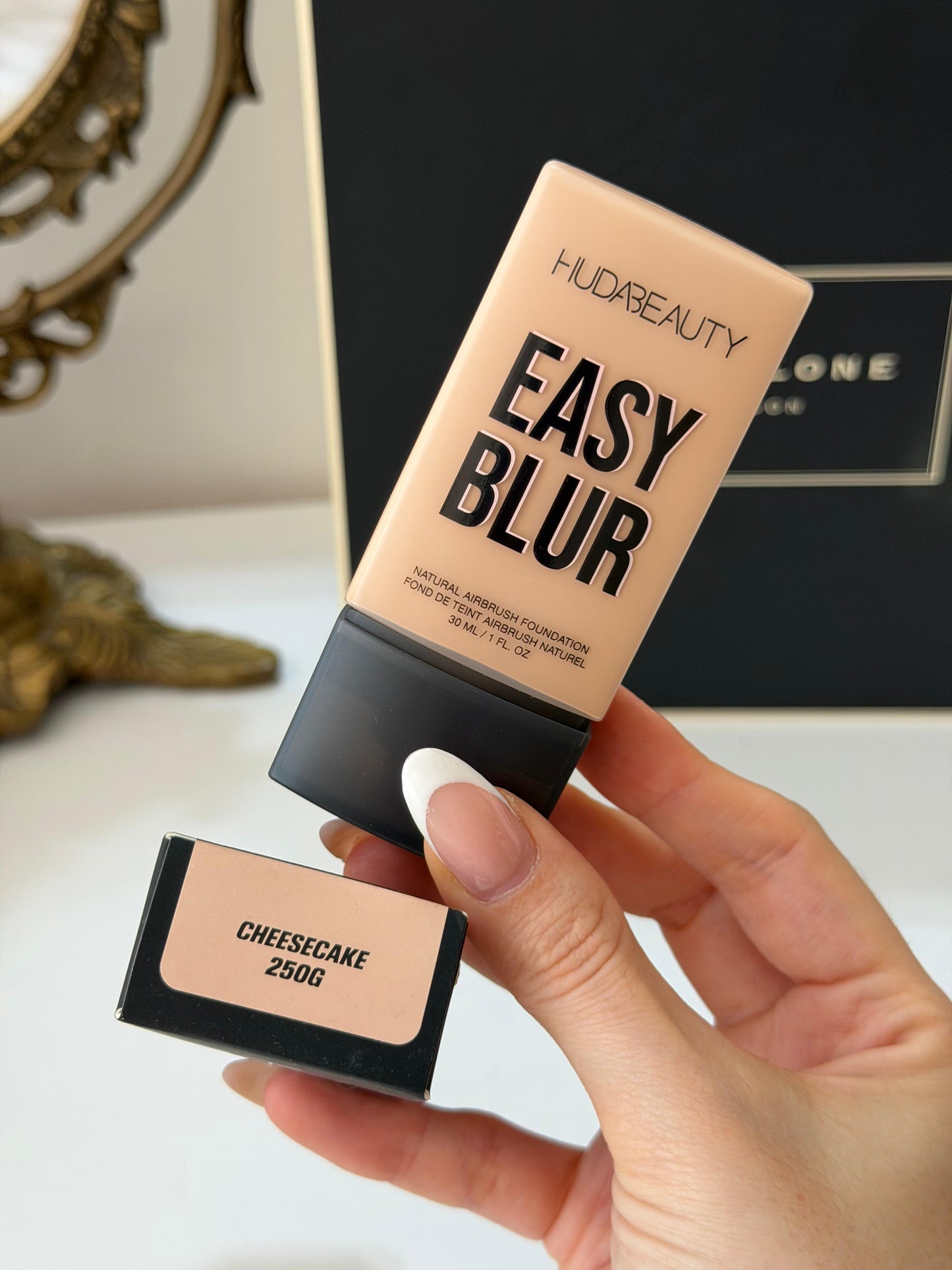 HUDA BEAUTY Easy Blur Natural Airbrush Foundation - Cheesecake 250G