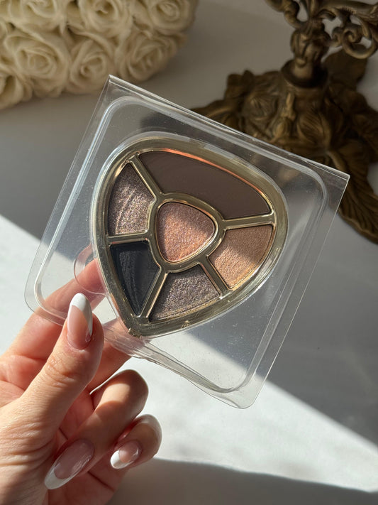 DOLCE&GABBANA Ever Icon Eye Palette (03)
10H Multi-Finish Day To Night Eyeshadows
